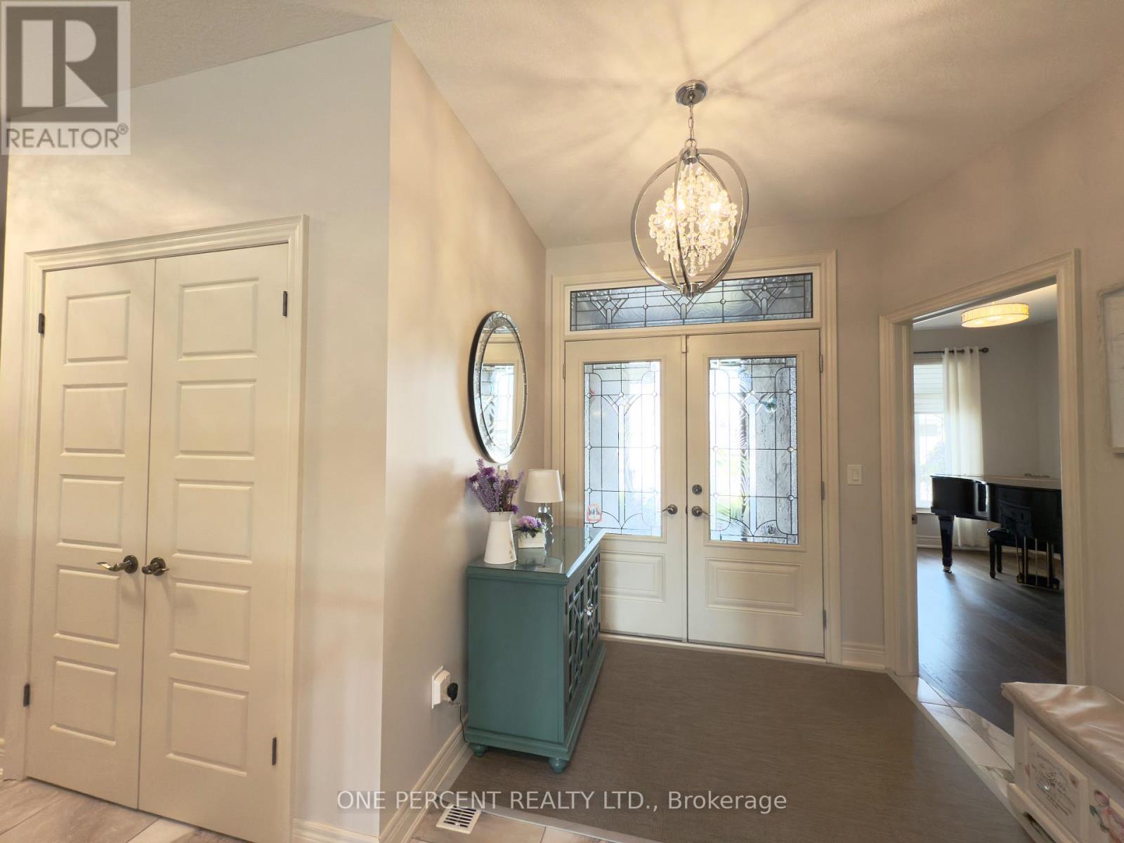 59 Julia Drive, Welland, Ontario  L3C 0E7 - Photo 3 - X12567058