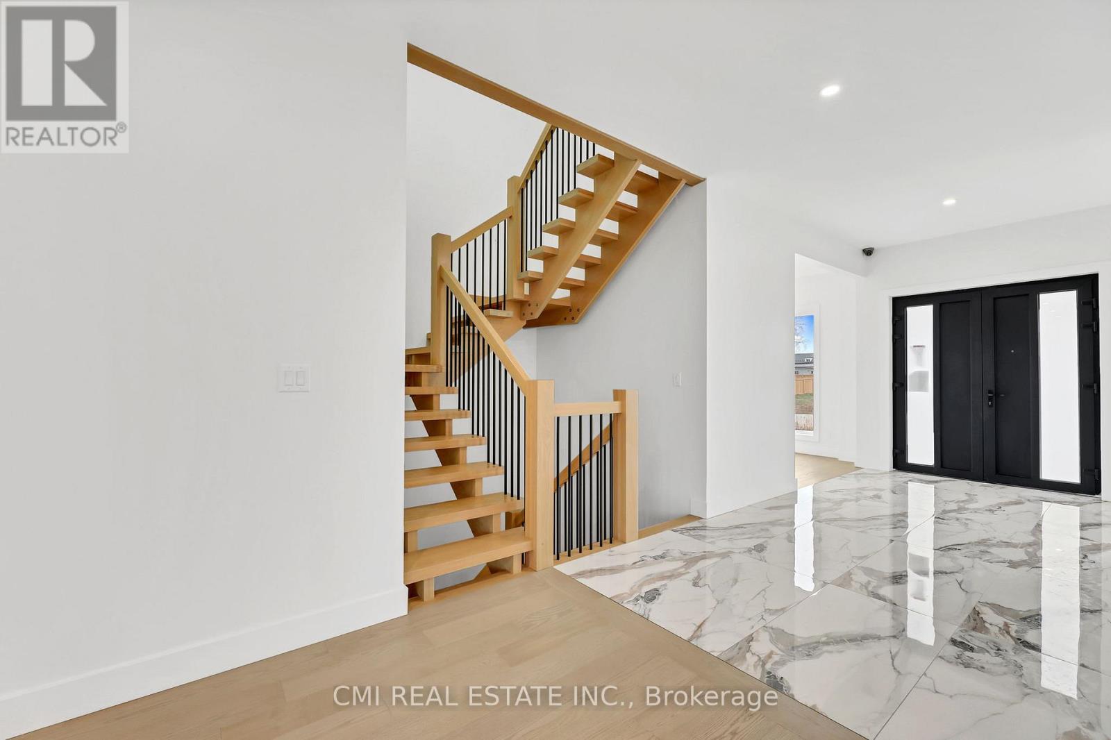 1 James Street, Strathroy-Caradoc, Ontario  N0L 1T0 - Photo 3 - X12567080