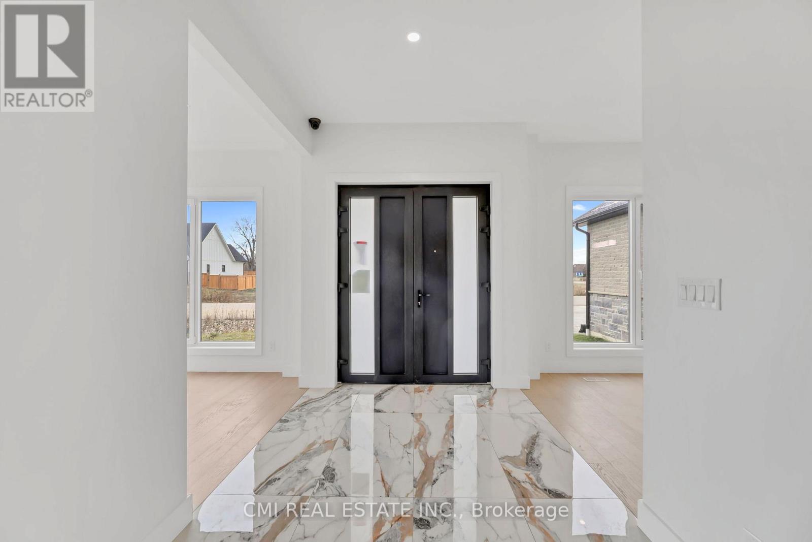 1 James Street, Strathroy-Caradoc, Ontario  N0L 1T0 - Photo 4 - X12567080