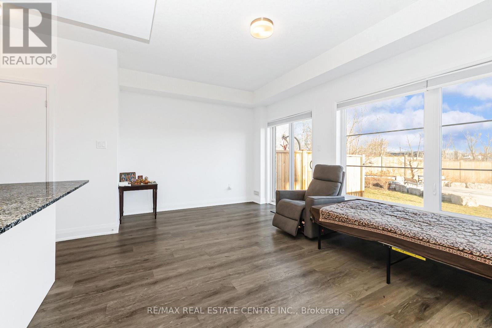 55 - 33 Steele Crescent, Guelph, Ontario  N1E 0S7 - Photo 16 - X12567086