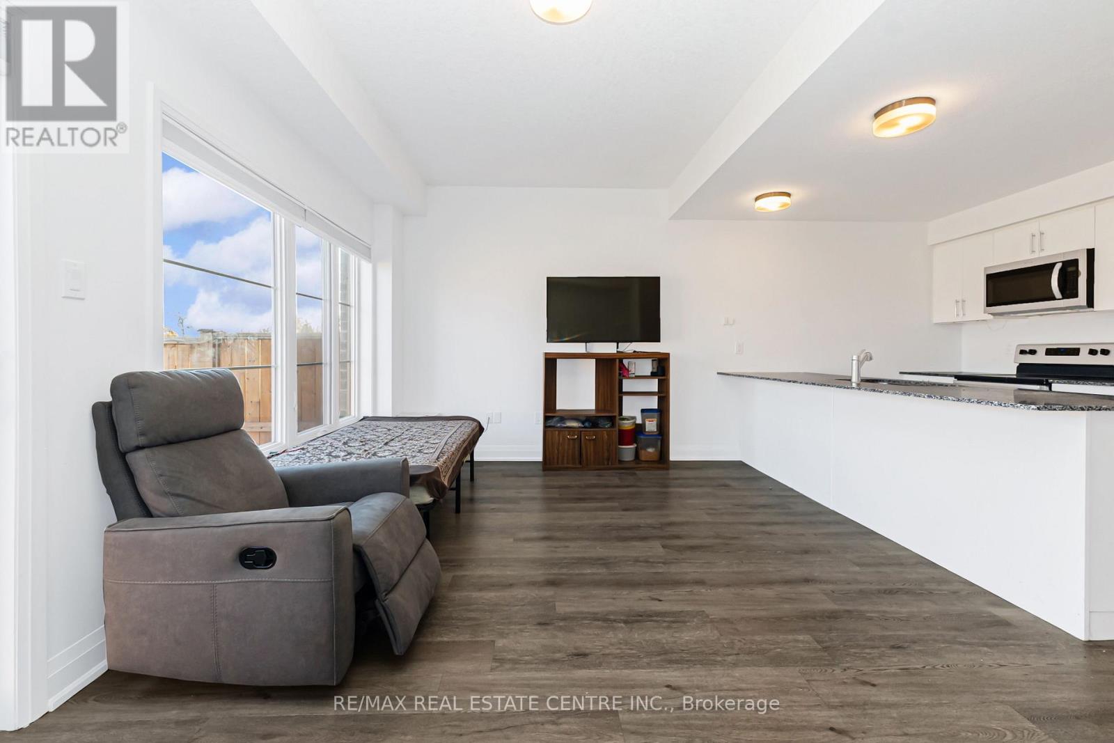 55 - 33 Steele Crescent, Guelph, Ontario  N1E 0S7 - Photo 17 - X12567086