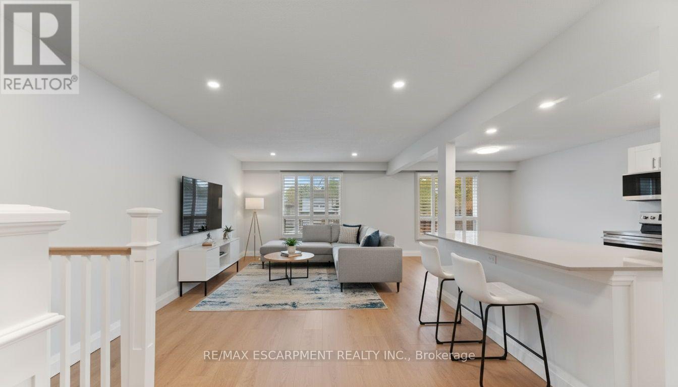 11 Marcella Crescent, Hamilton, Ontario  L8K 6E9 - Photo 13 - X12567090