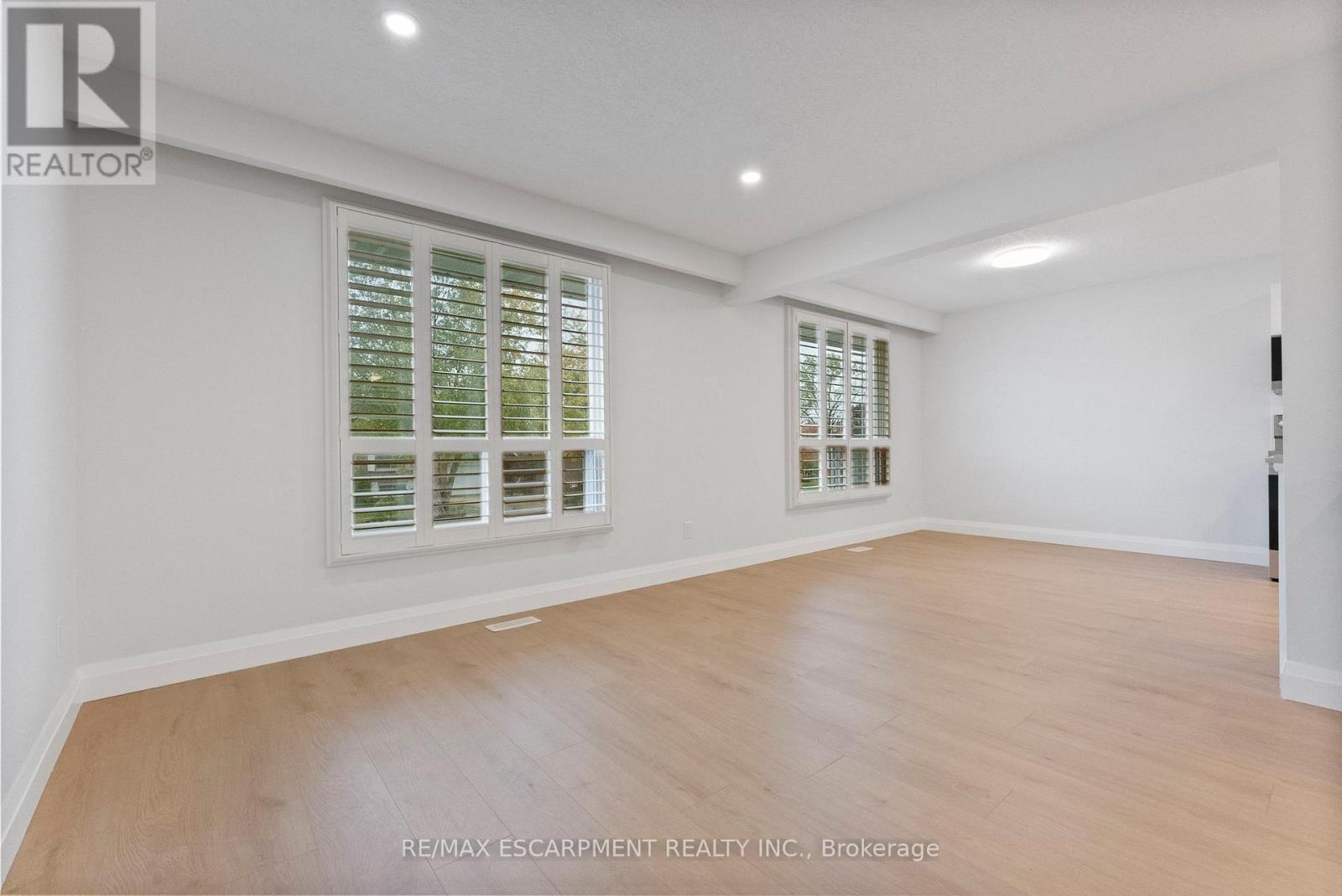 11 Marcella Crescent, Hamilton, Ontario  L8K 6E9 - Photo 14 - X12567090