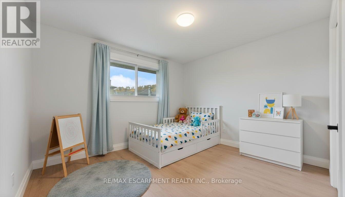 11 Marcella Crescent, Hamilton, Ontario  L8K 6E9 - Photo 18 - X12567090