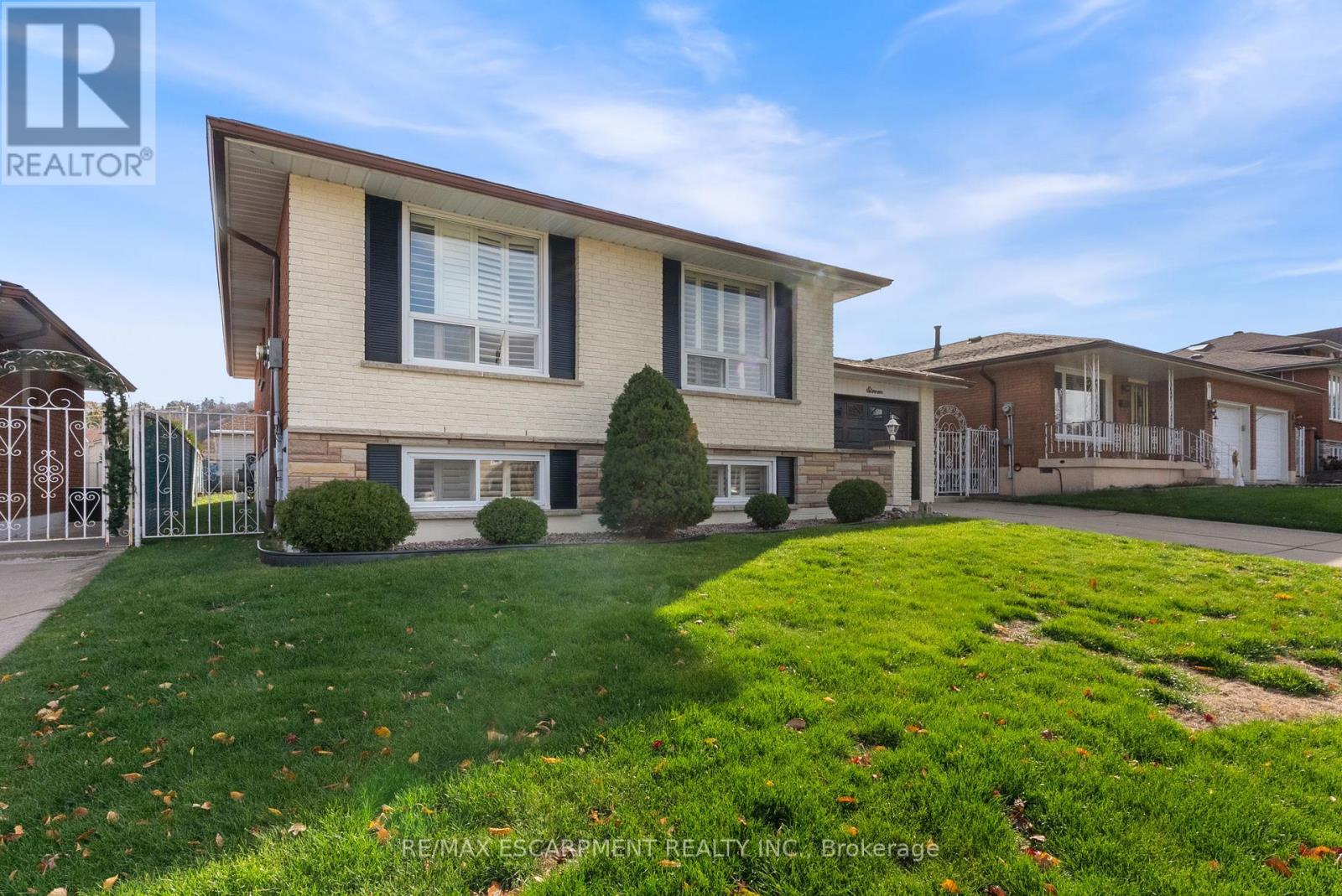 11 Marcella Crescent, Hamilton, Ontario  L8K 6E9 - Photo 4 - X12567090