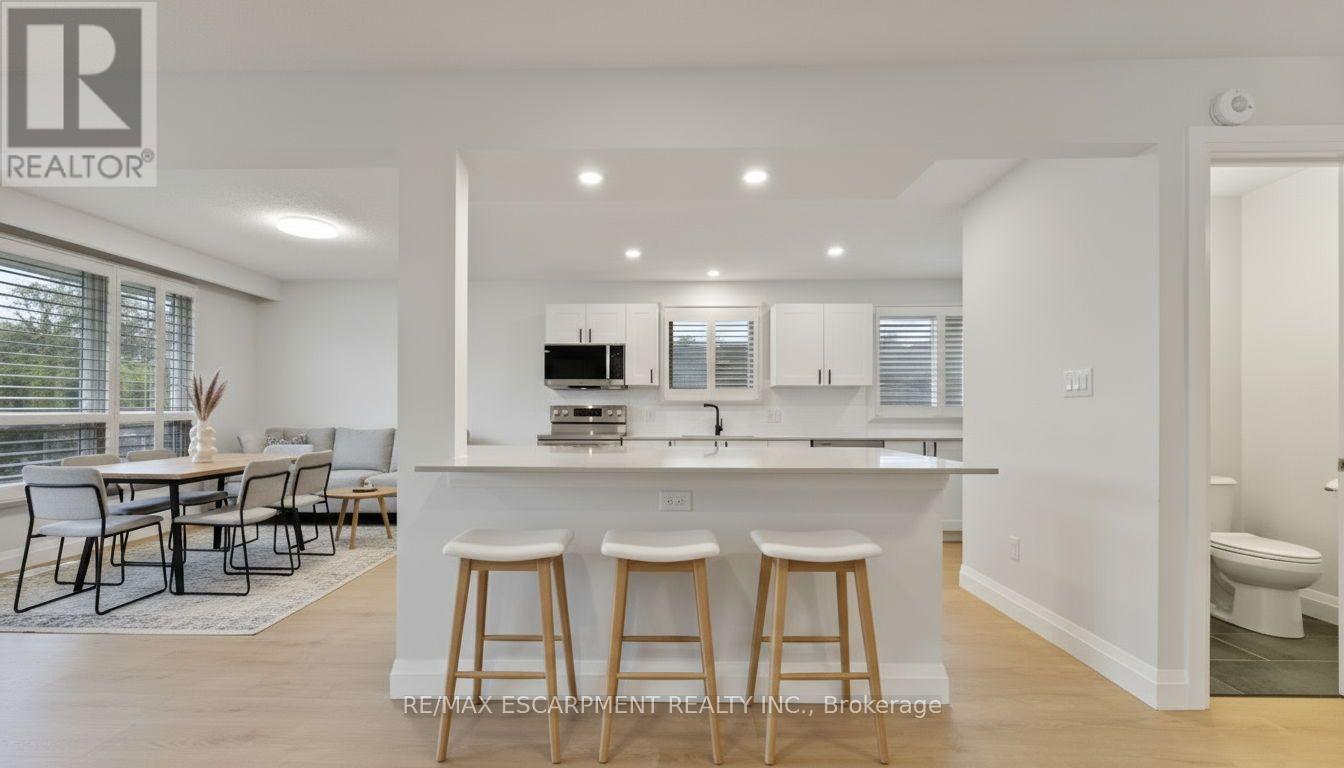 11 Marcella Crescent, Hamilton, Ontario  L8K 6E9 - Photo 8 - X12567090