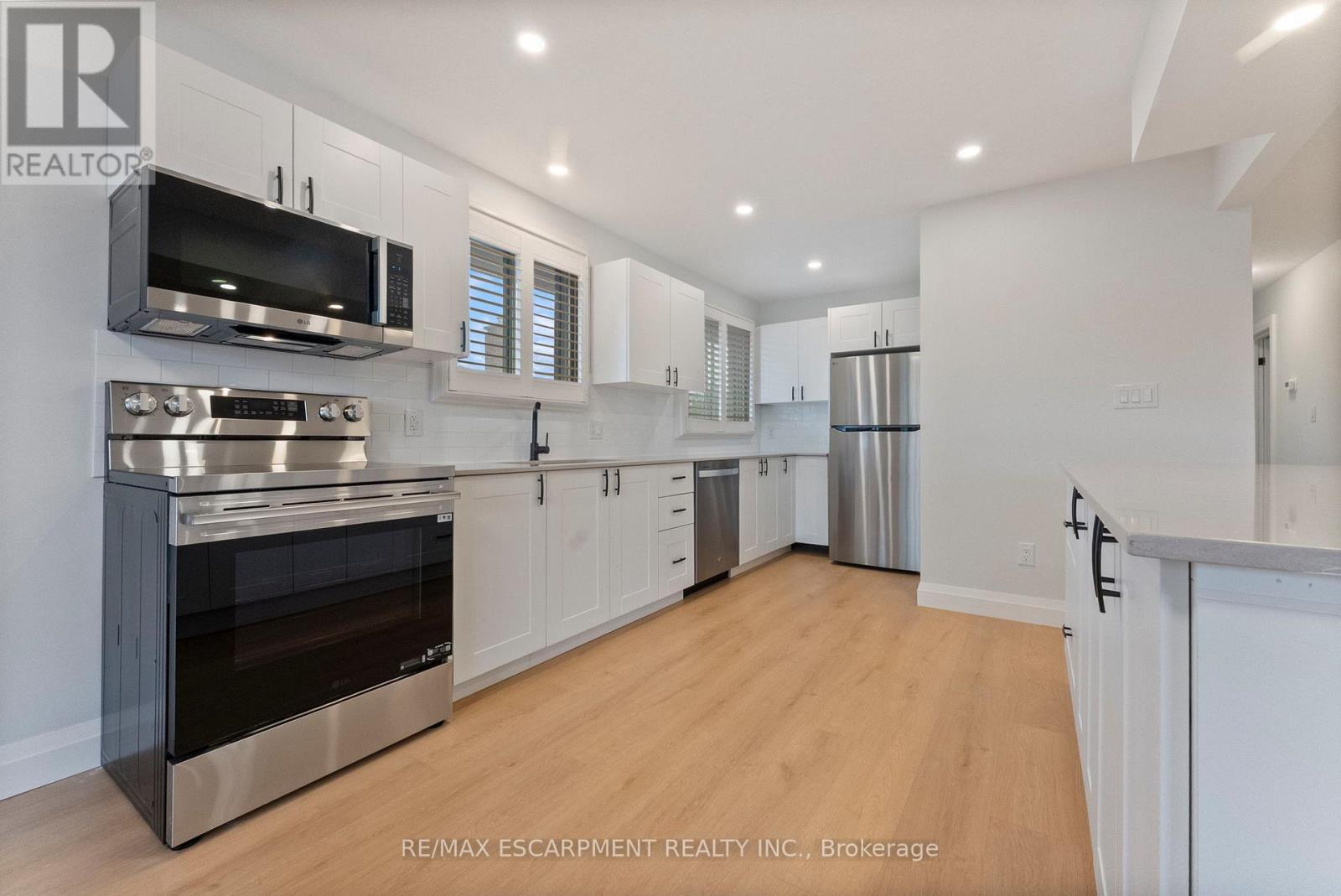 11 Marcella Crescent, Hamilton, Ontario  L8K 6E9 - Photo 9 - X12567090