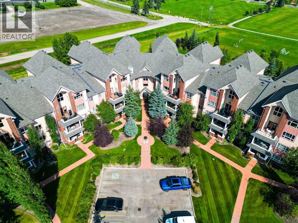 242, 30 Sierra Morena Landing Sw, Calgary, Alberta  T3H 5H2 - Photo 5 - A2266277