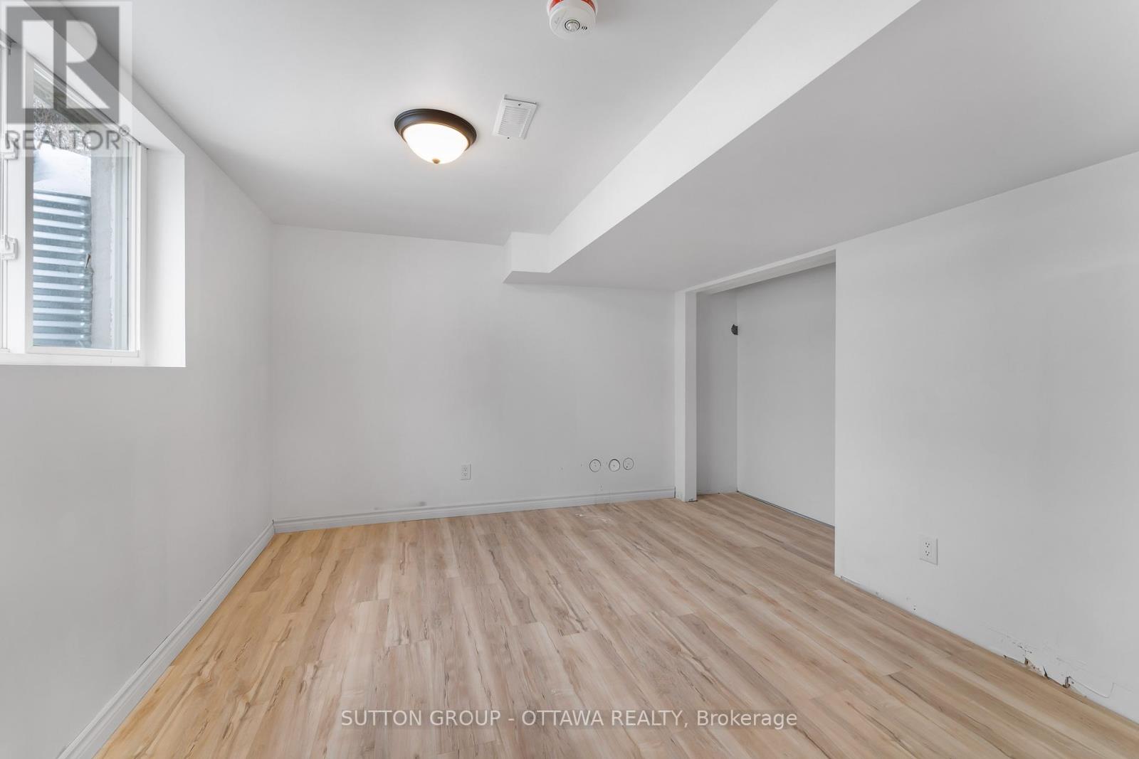 B - 20 Dundegan Drive, Ottawa, Ontario  K2L 1P8 - Photo 10 - X12567216