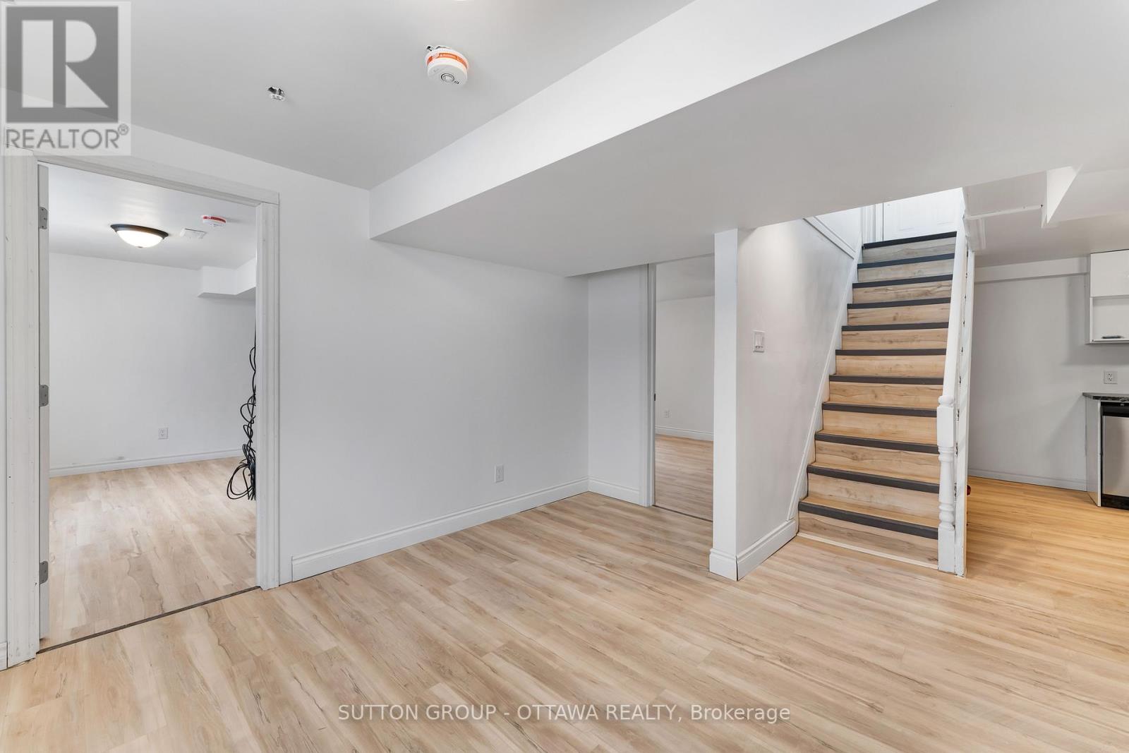 B - 20 Dundegan Drive, Ottawa, Ontario  K2L 1P8 - Photo 8 - X12567216