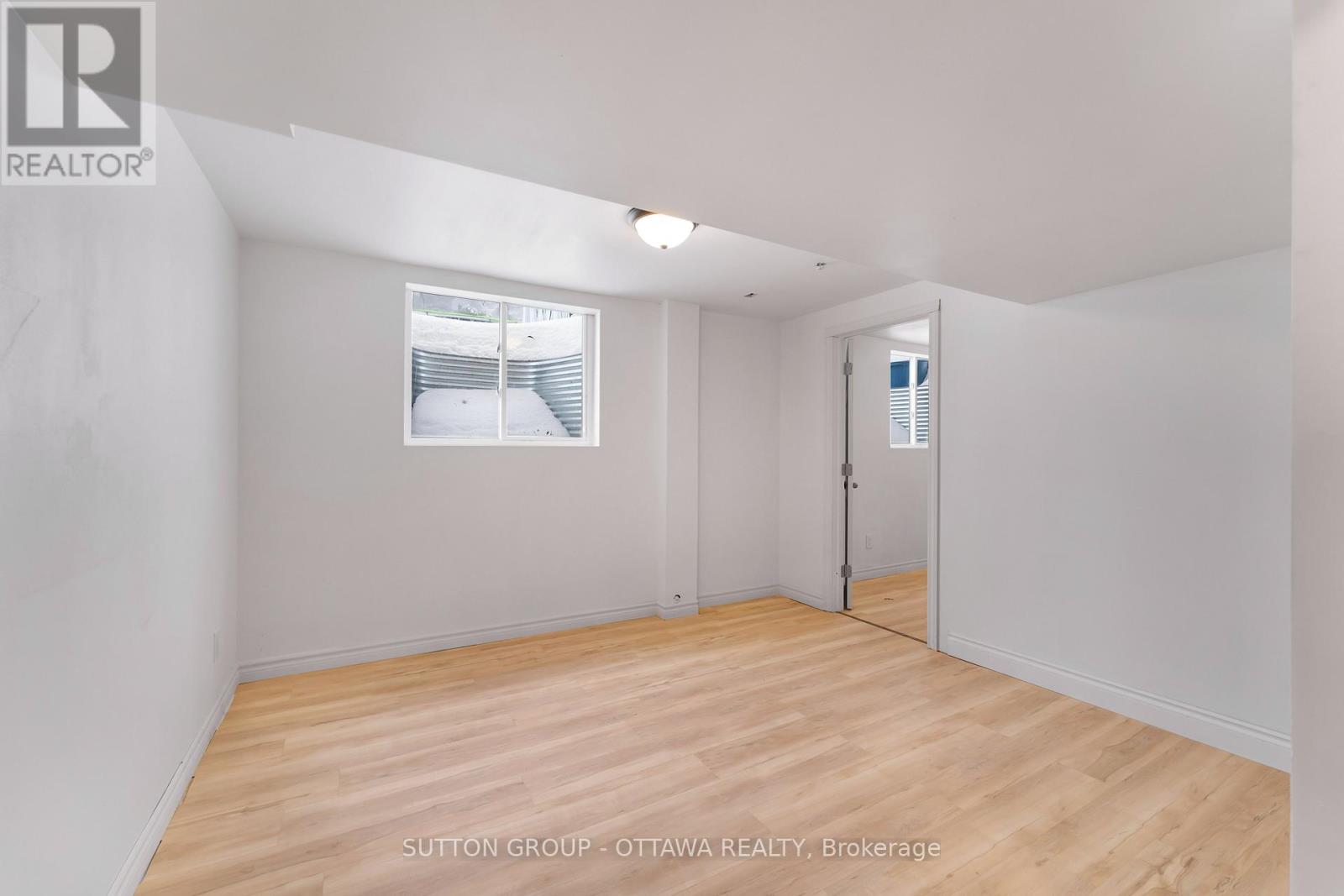 B - 20 Dundegan Drive, Ottawa, Ontario  K2L 1P8 - Photo 9 - X12567216