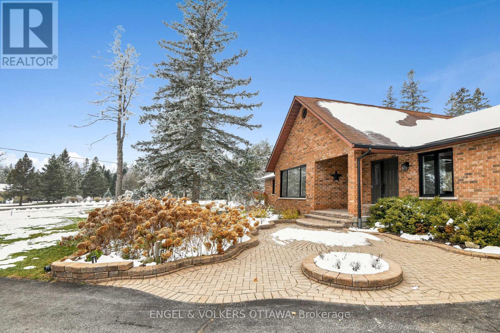 102 Delaney Drive, Ottawa, Ontario  K0A 1L0 - Photo 3 - X12567244