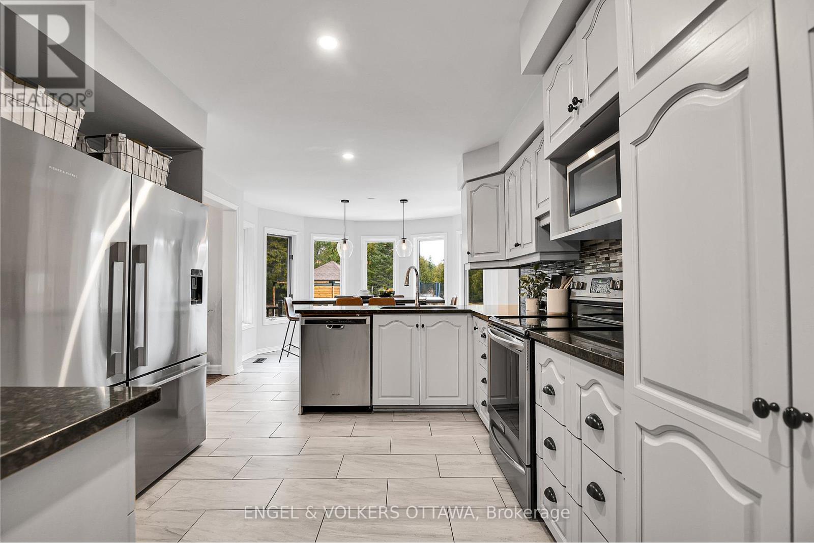 102 Delaney Drive, Ottawa, Ontario  K0A 1L0 - Photo 9 - X12567244