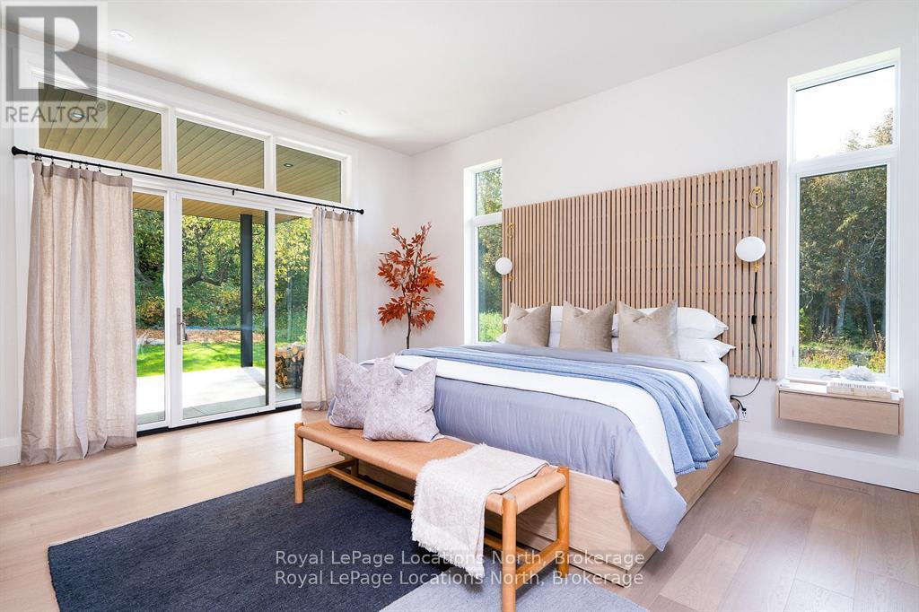 109 Pheasant Run, Blue Mountains, Ontario  N0H 2P0 - Photo 3 - X12359965