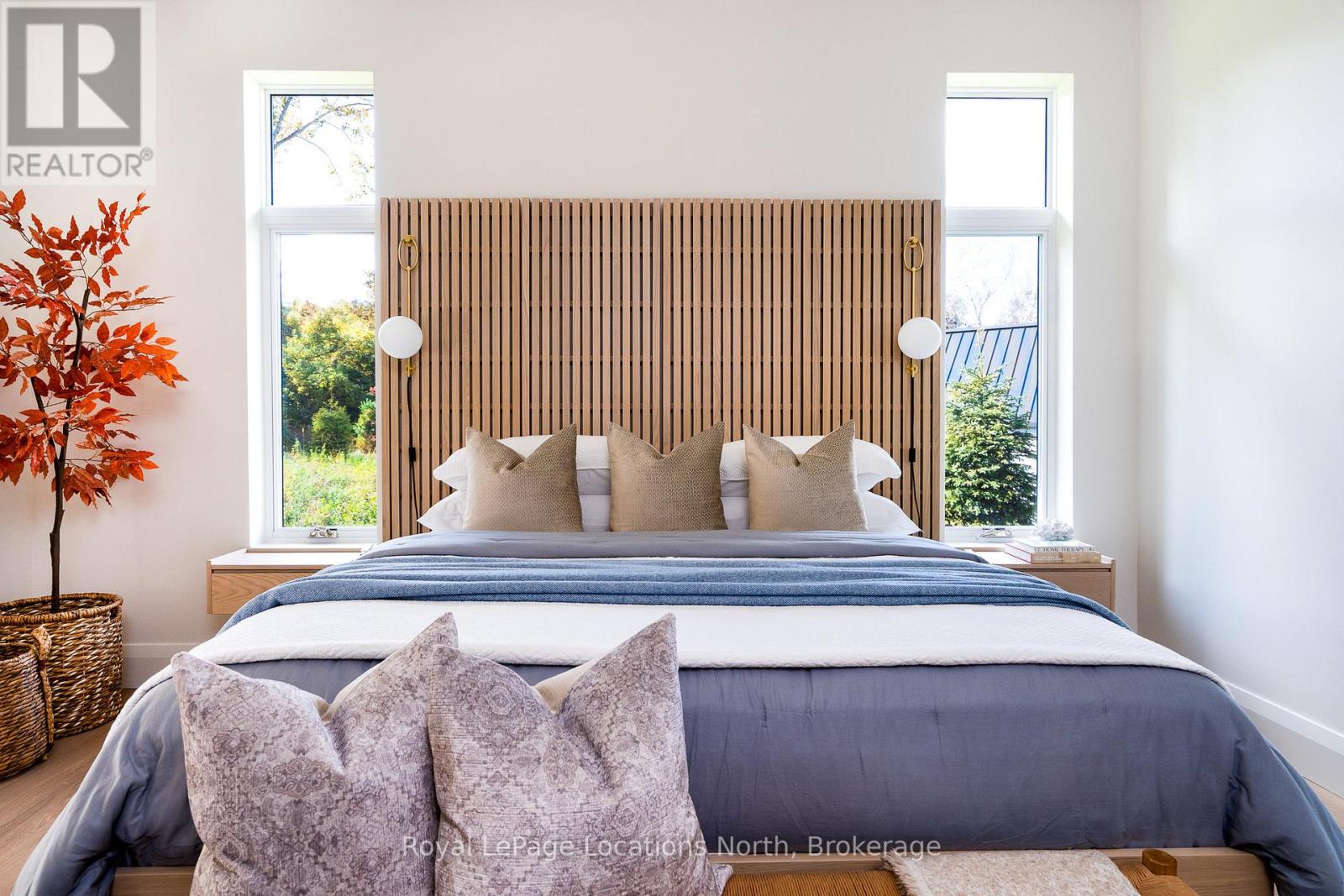 109 Pheasant Run, Blue Mountains, Ontario  N0H 2P0 - Photo 4 - X12359965