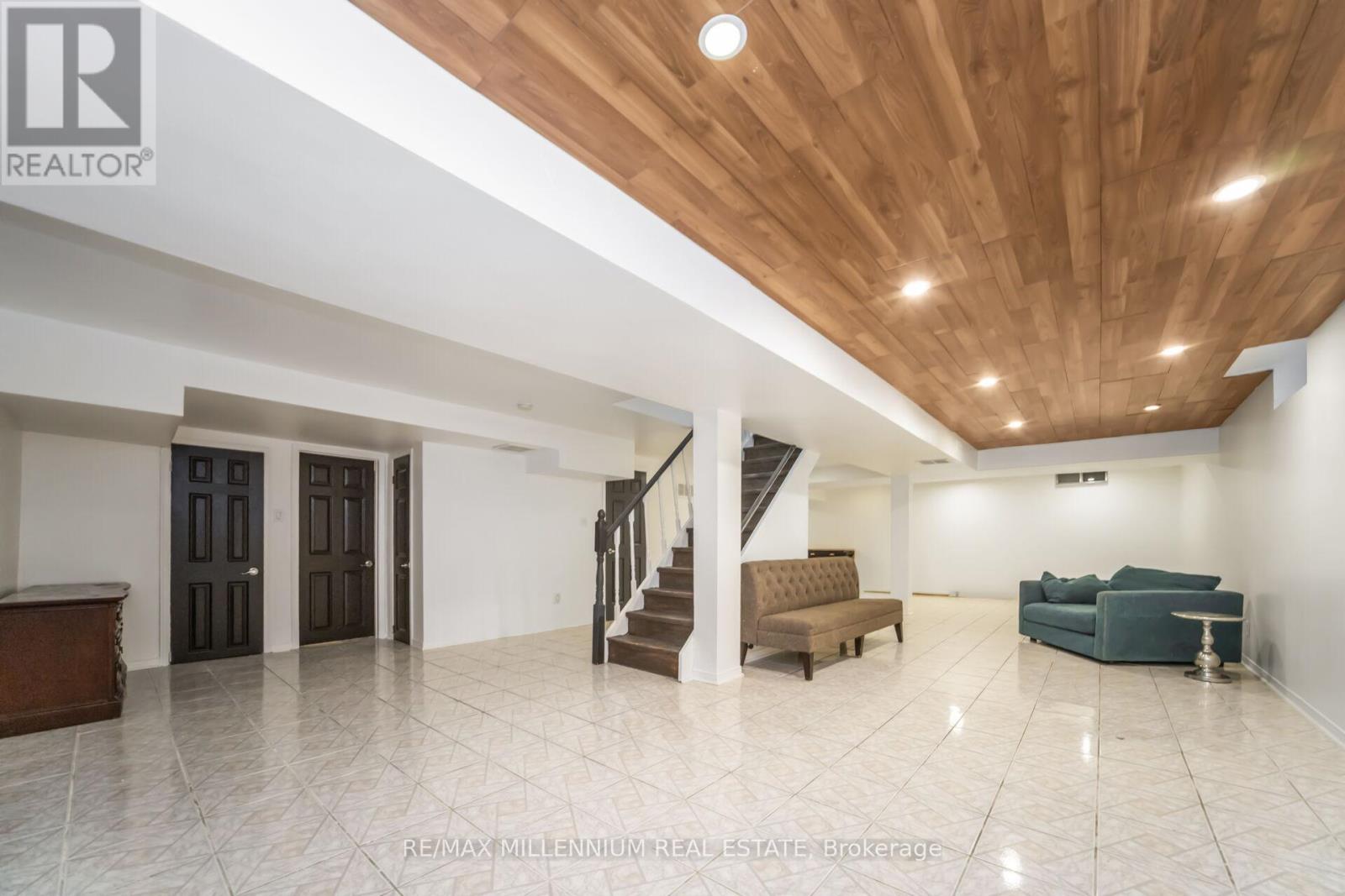 6881 Forest Park Drive, Mississauga, Ontario  L5N 6X7 - Photo 35 - W12461810