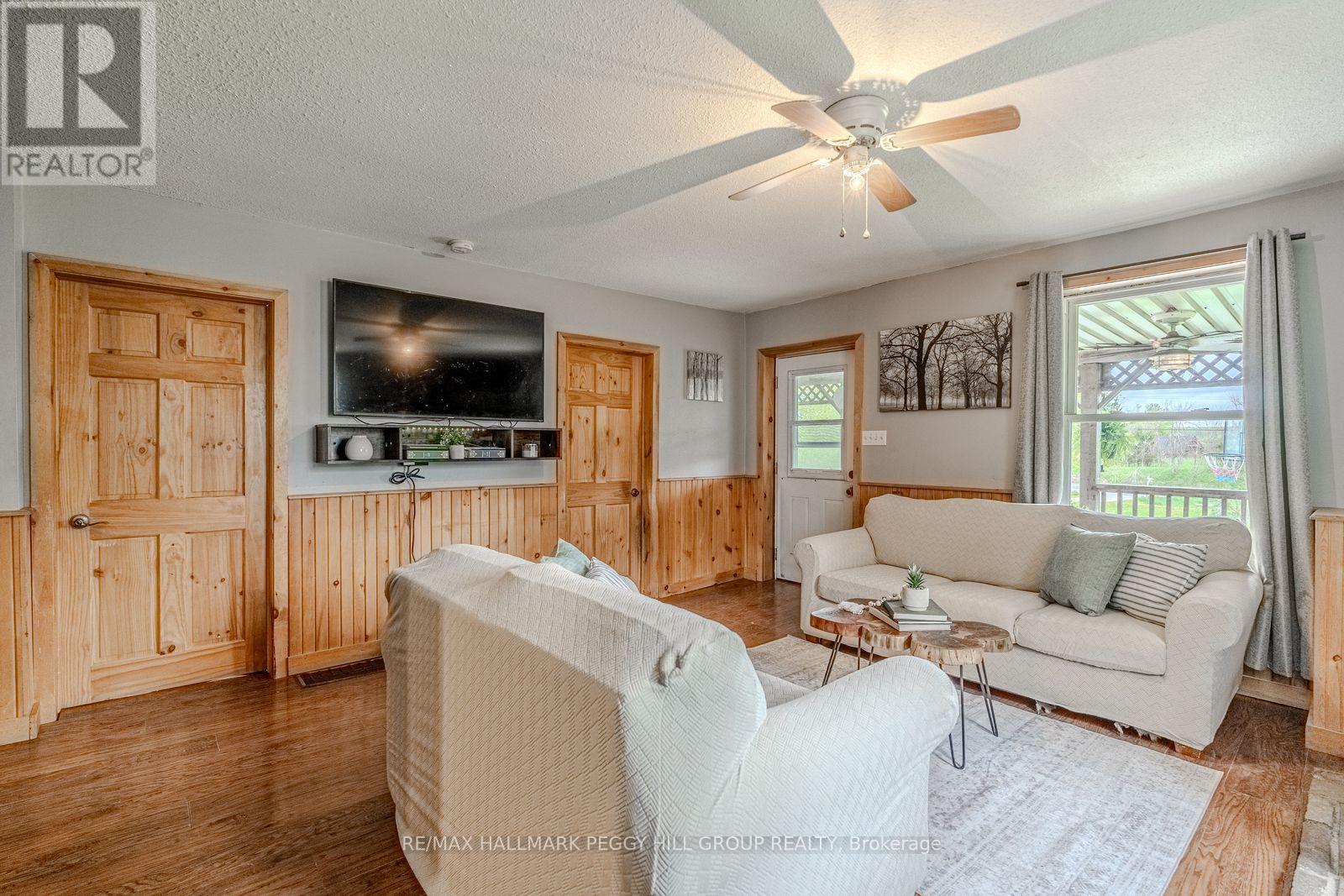 1601 Penetanguishene Road, Oro-Medonte, Ontario  L4M 4Y8 - Photo 4 - S12483090