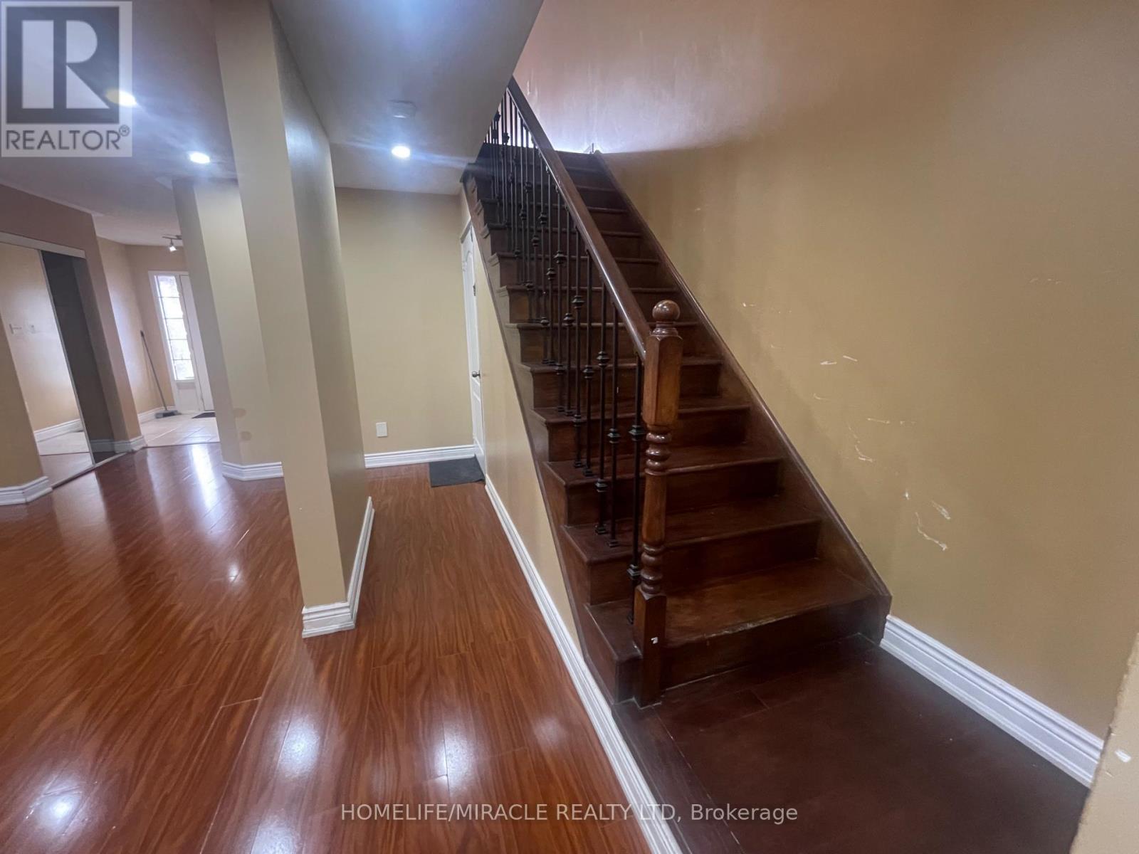 30 Lonestar Crescent, Brampton, Ontario  L7A 2H9 - Photo 11 - W12564516