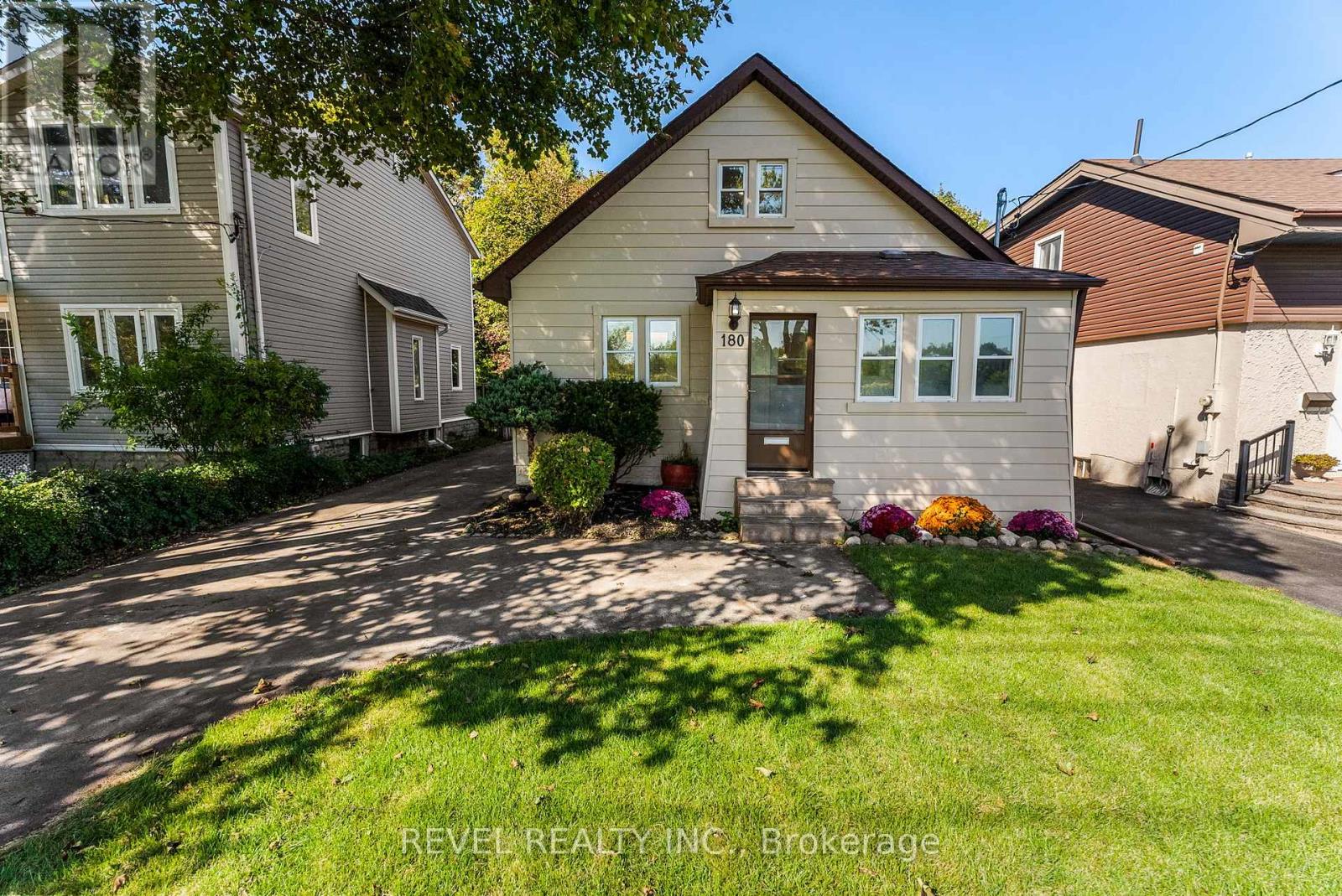 180 HILLCROFT STREET, Oshawa, Ontario