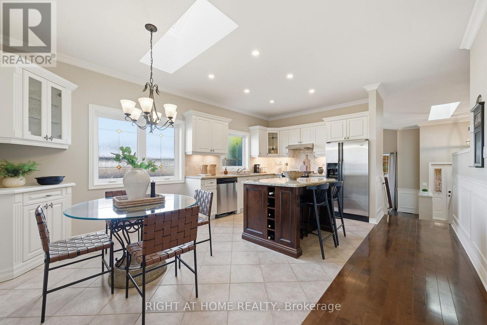 628 Marksbury Road, Pickering, Ontario  L1W 2S8 - Photo 11 - E12567236