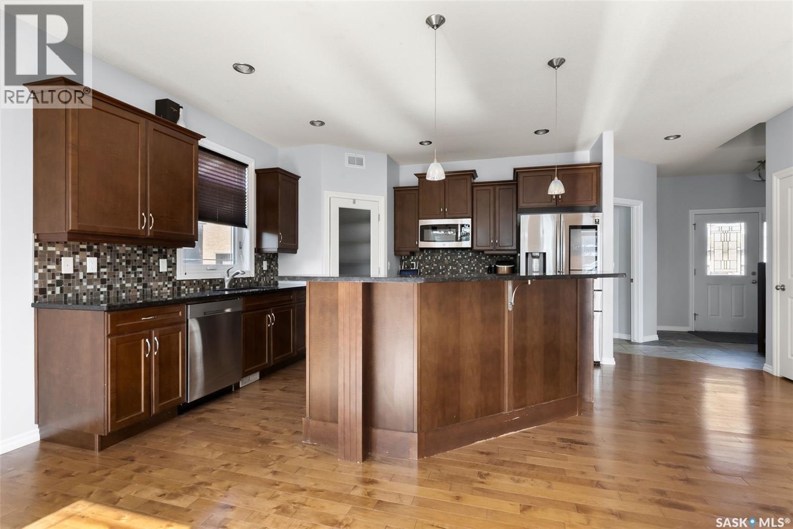 6925 Maple Ridge Drive, Regina, Saskatchewan  S4X 4J2 - Photo 4 - SK019245