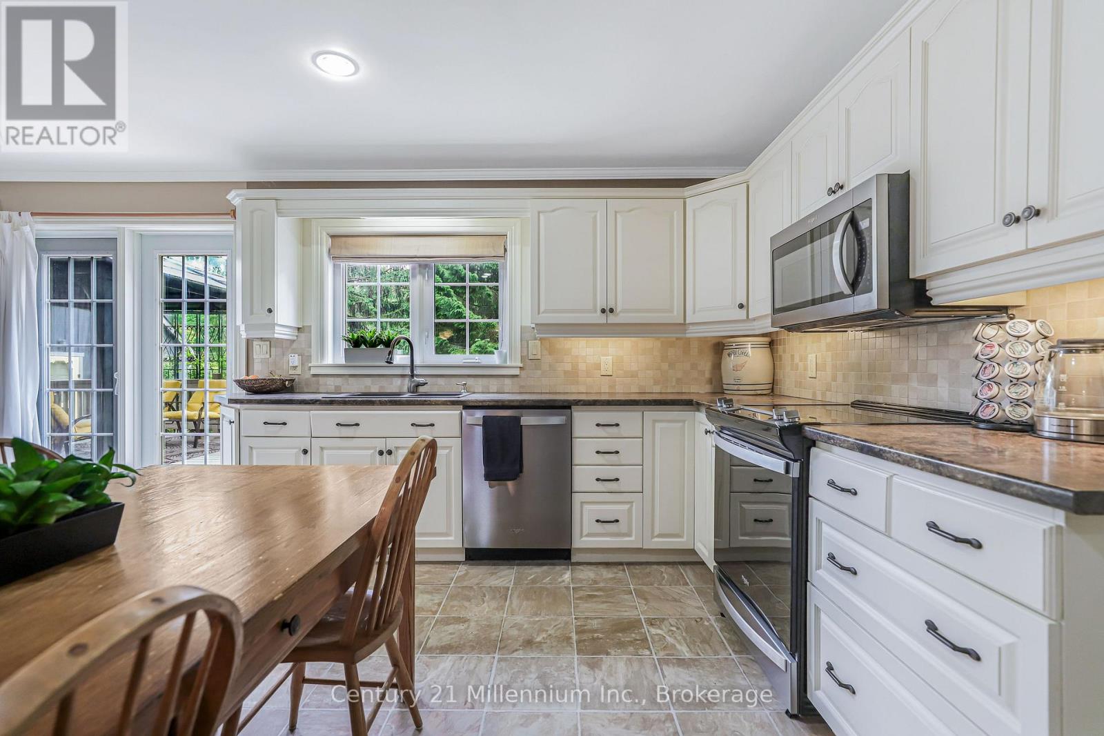 2268 8th Avenue W, Georgian Bluffs, Ontario  N4K 5M8 - Photo 28 - X12567326