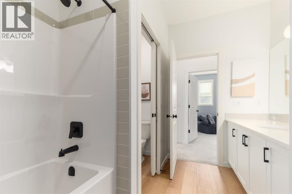 80 Creekside Path Sw, Calgary, Alberta  T2X 0G7 - Photo 36 - A2257842