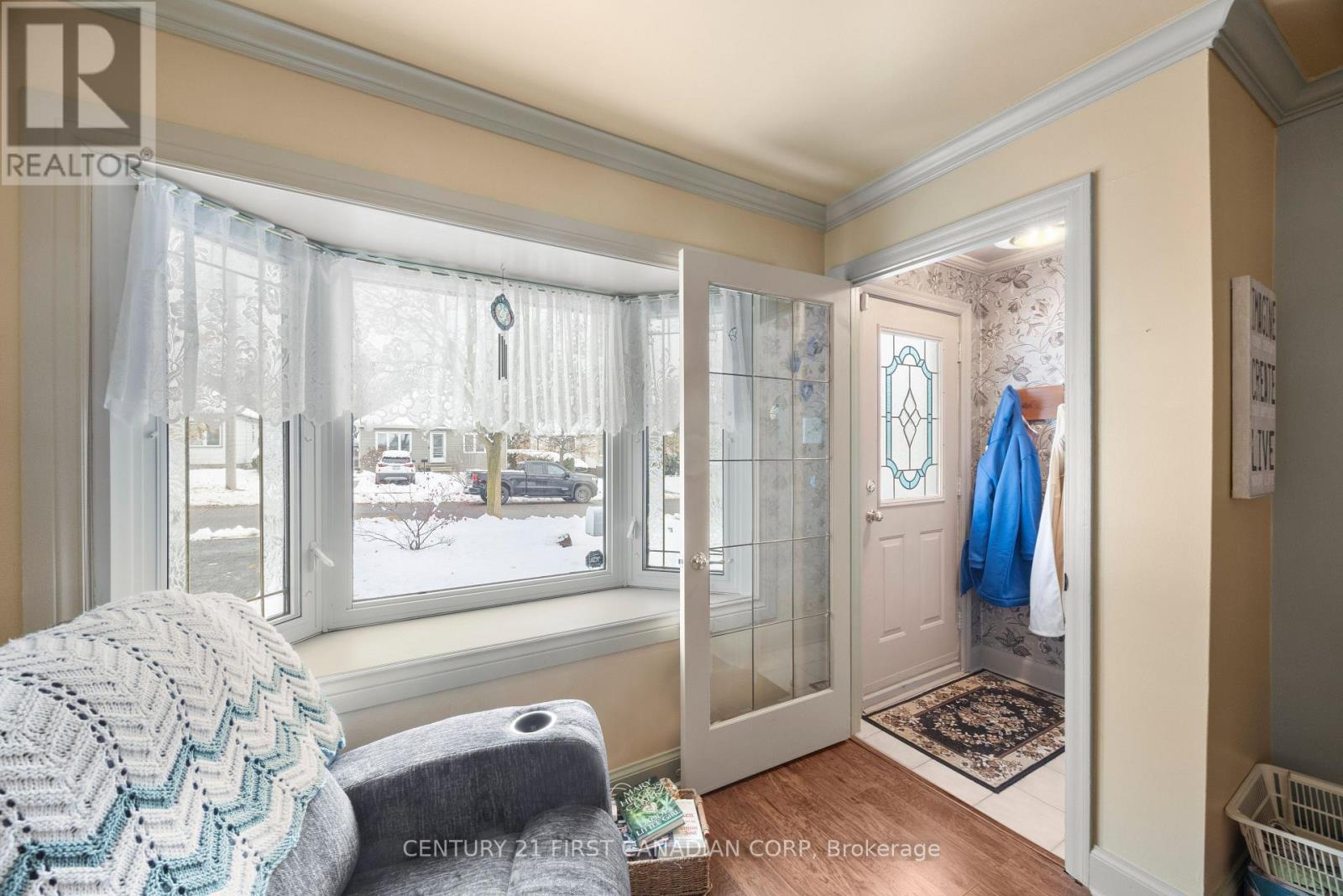 265 Short Avenue, London East, Ontario  N5W 1W3 - Photo 4 - X12562182