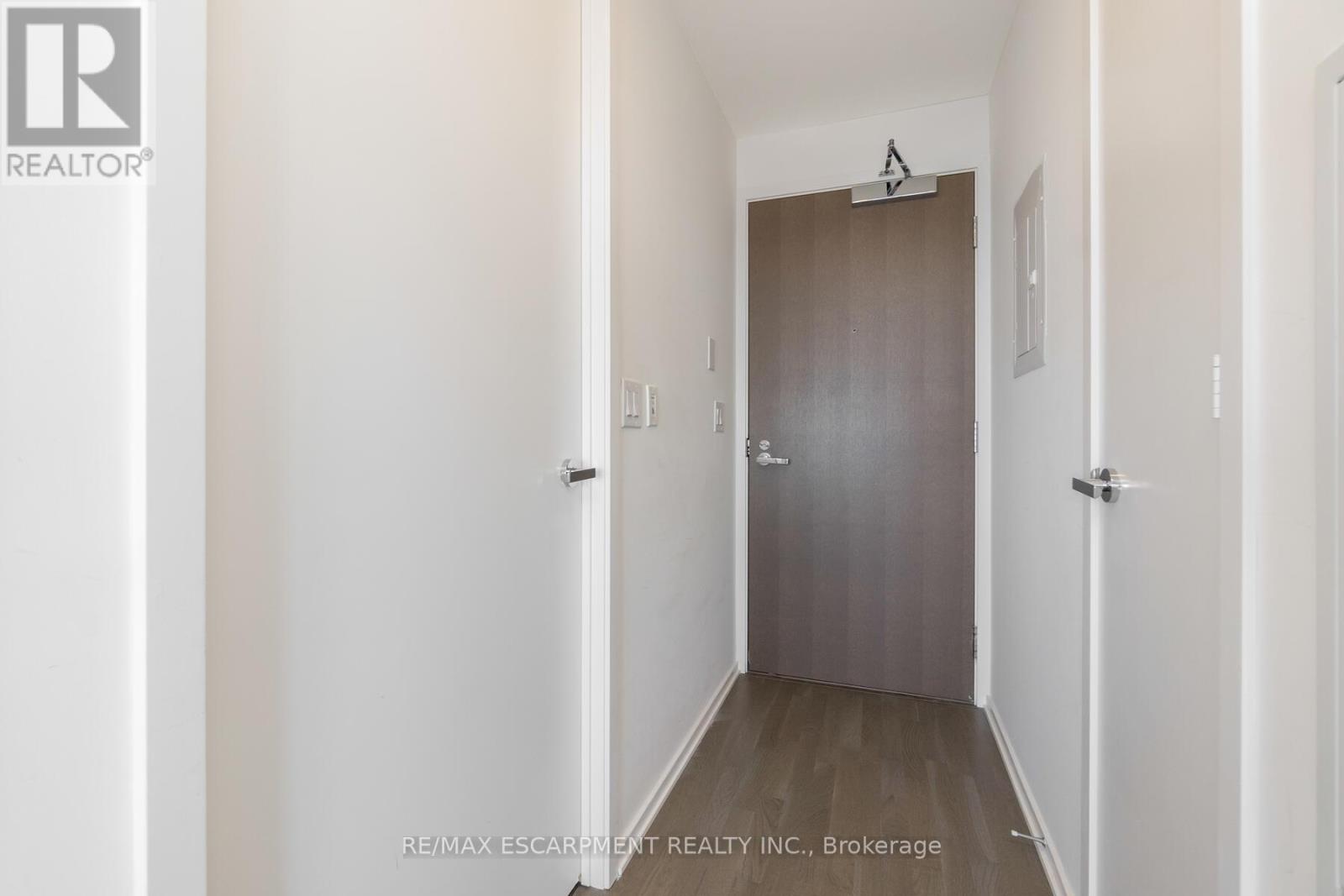 5503 - 1 Bloor Street E, Toronto, Ontario  M4W 1A9 - Photo 2 - C12567158