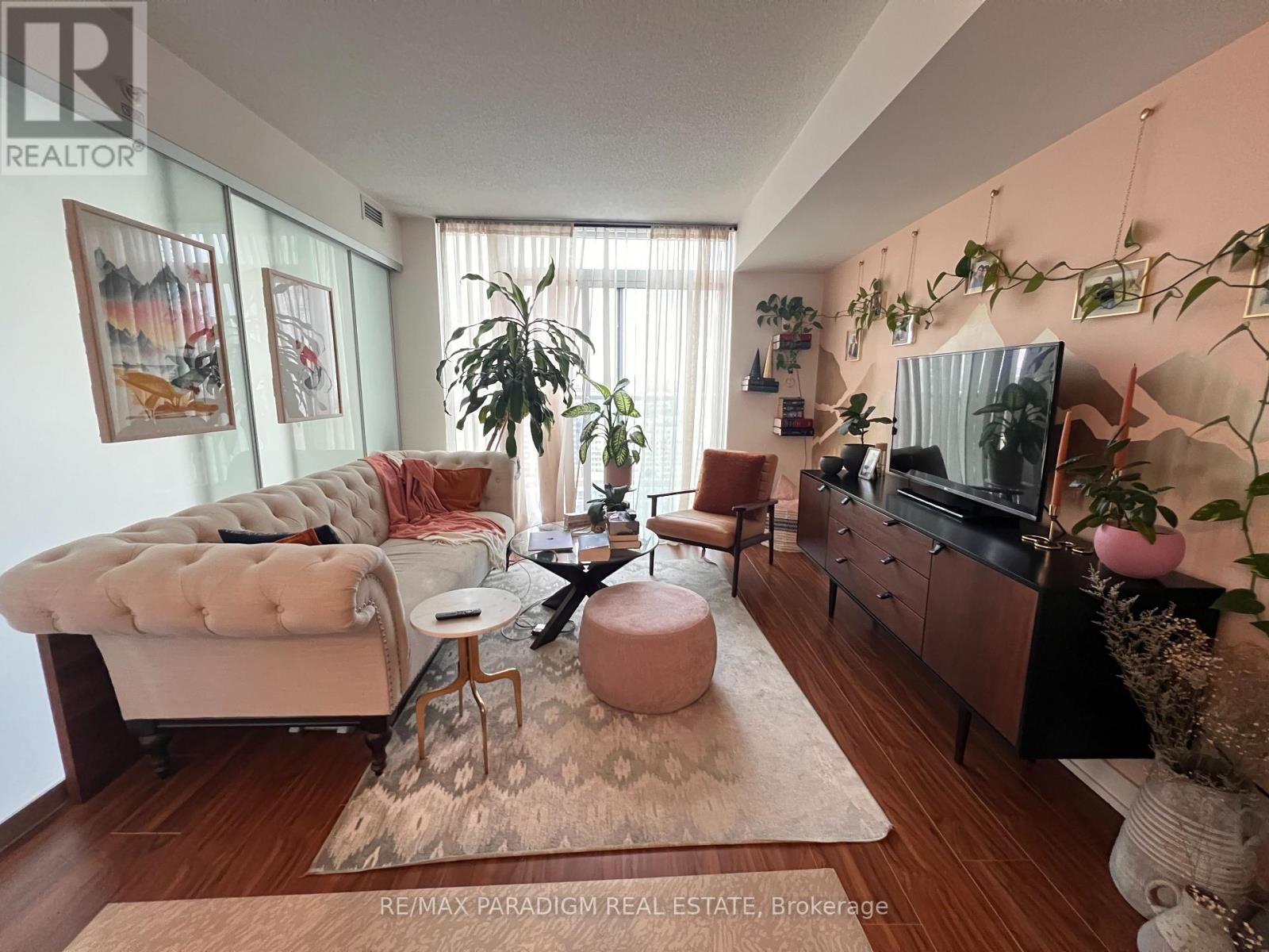 2211 - 85 Queens Wharf Road, Toronto, Ontario  M5V 0J9 - Photo 3 - C12567262