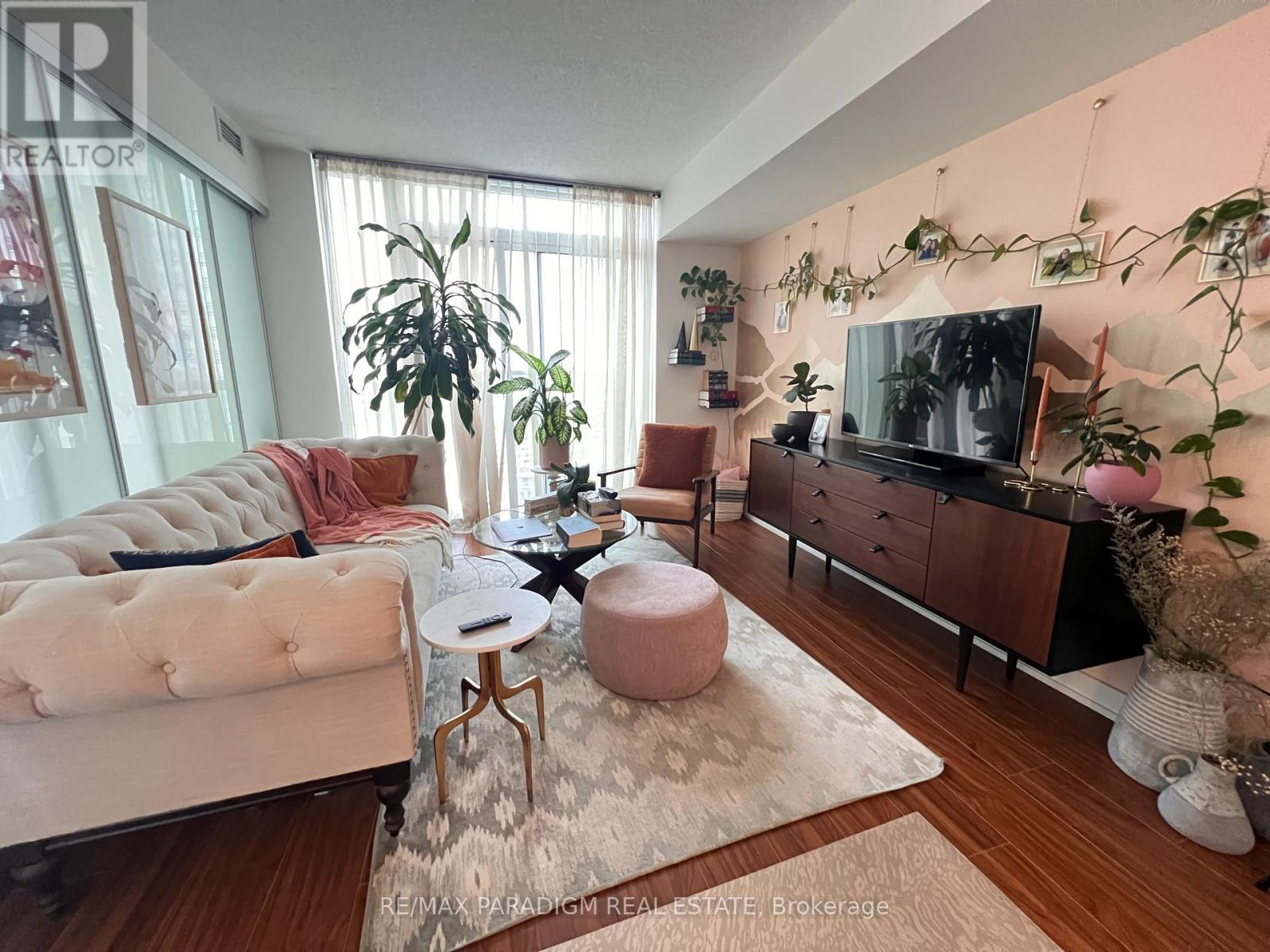 2211 - 85 Queens Wharf Road, Toronto, Ontario  M5V 0J9 - Photo 4 - C12567262