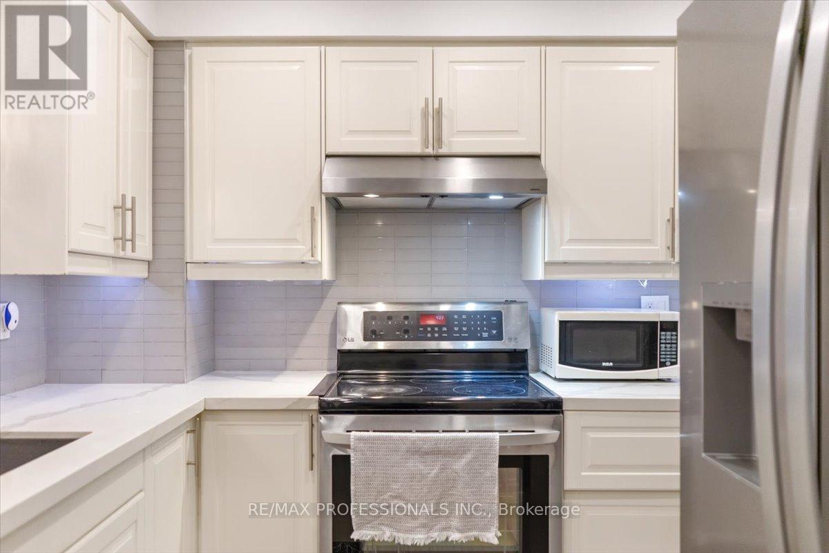 912 - 1700 Eglinton Avenue, Toronto, Ontario  M4A 2X4 - Photo 12 - C12567324