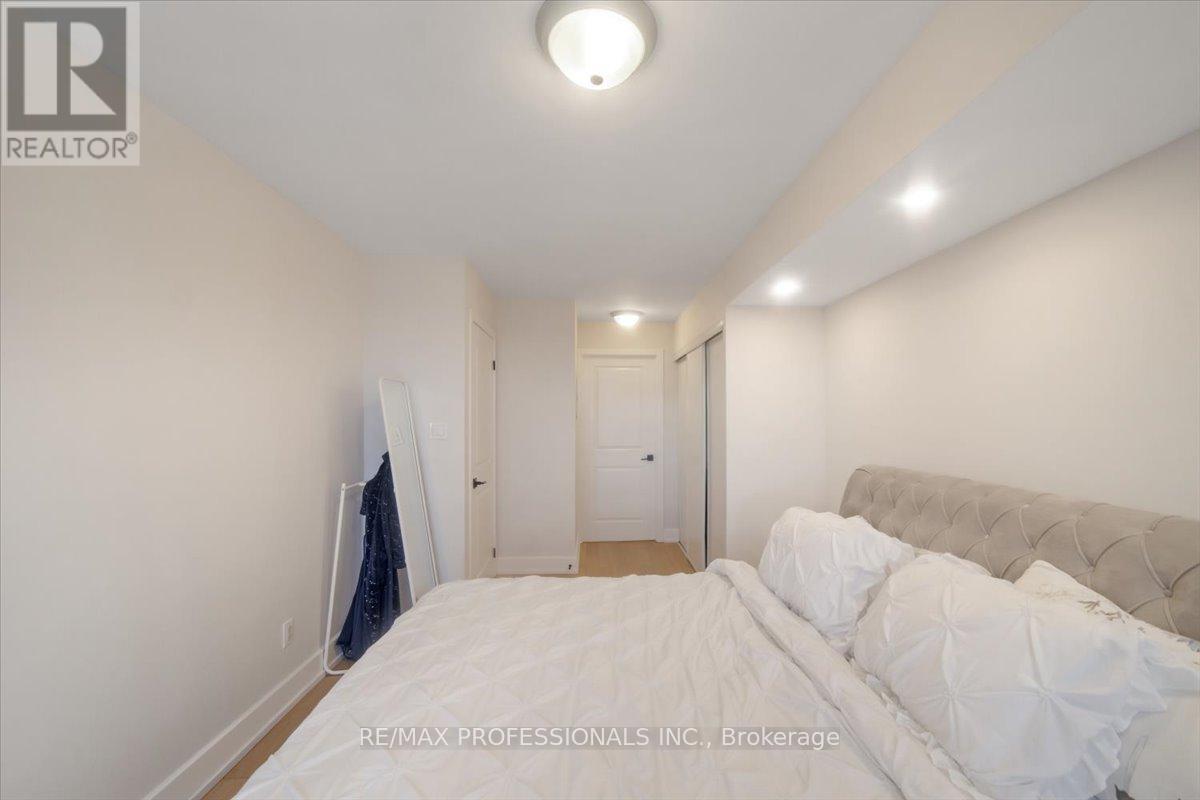 912 - 1700 Eglinton Avenue, Toronto, Ontario  M4A 2X4 - Photo 14 - C12567324