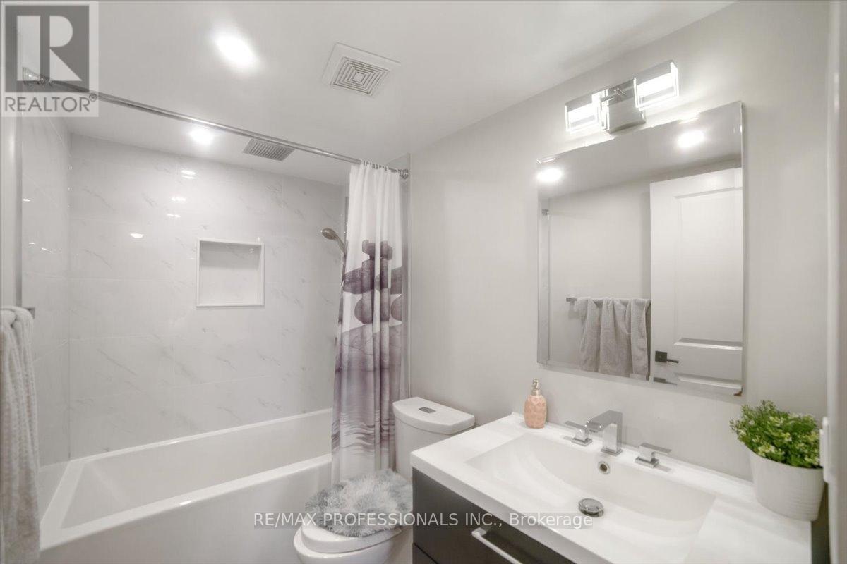 912 - 1700 Eglinton Avenue, Toronto, Ontario  M4A 2X4 - Photo 19 - C12567324