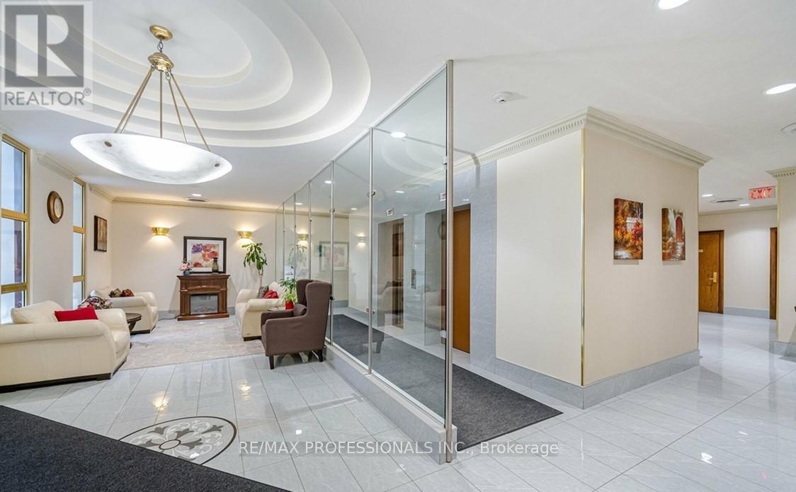 912 - 1700 Eglinton Avenue, Toronto, Ontario  M4A 2X4 - Photo 3 - C12567324