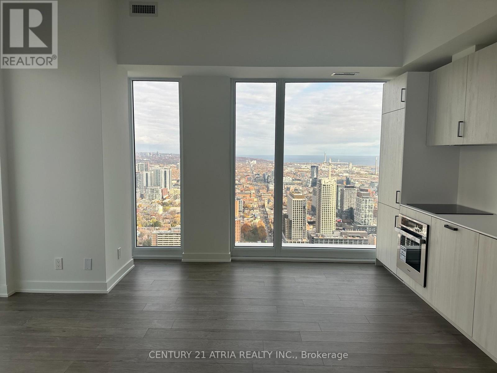 5702 - 88 Queen Street E, Toronto, Ontario  M5C 0B6 - Photo 7 - C12553654