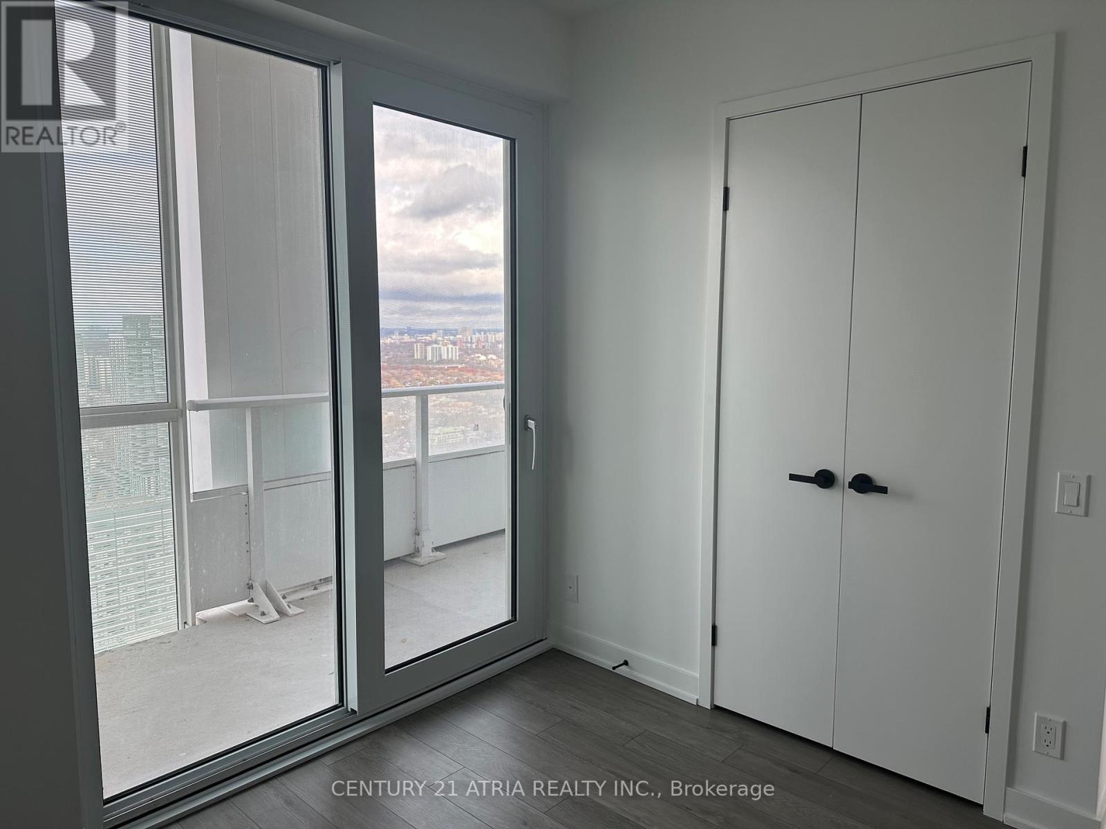 5702 - 88 Queen Street E, Toronto, Ontario  M5C 0B6 - Photo 13 - C12553654