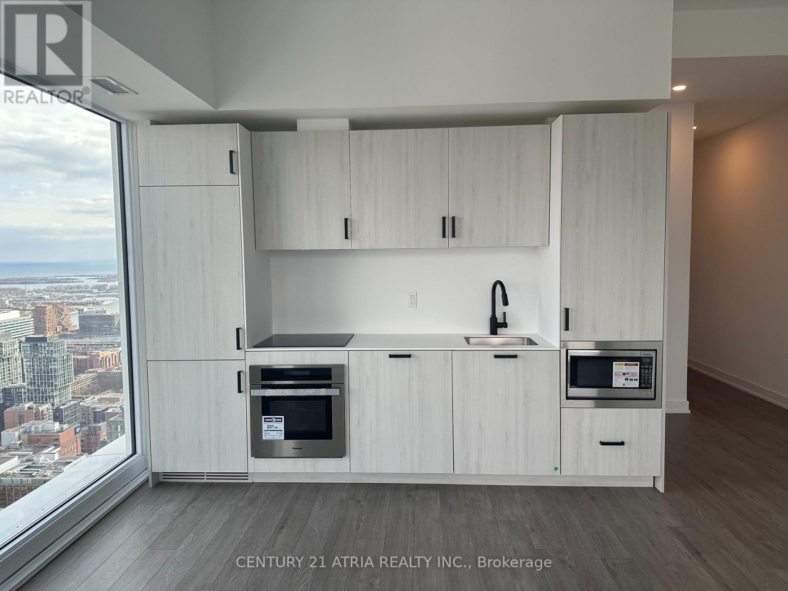 5702 - 88 Queen Street E, Toronto, Ontario  M5C 0B6 - Photo 9 - C12553654