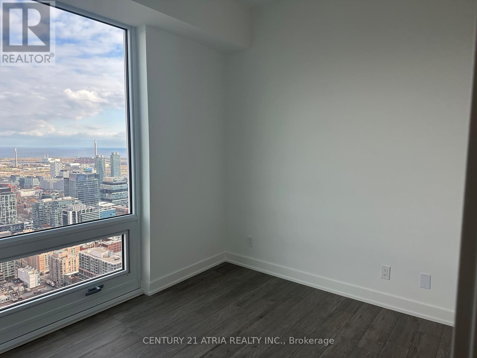 5702 - 88 Queen Street E, Toronto, Ontario  M5C 0B6 - Photo 15 - C12553654