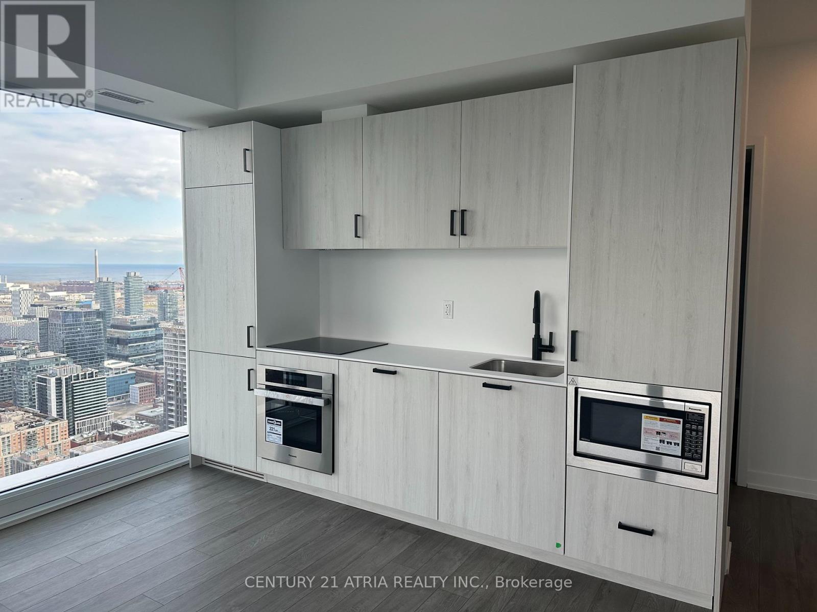 5702 - 88 Queen Street E, Toronto, Ontario  M5C 0B6 - Photo 10 - C12553654