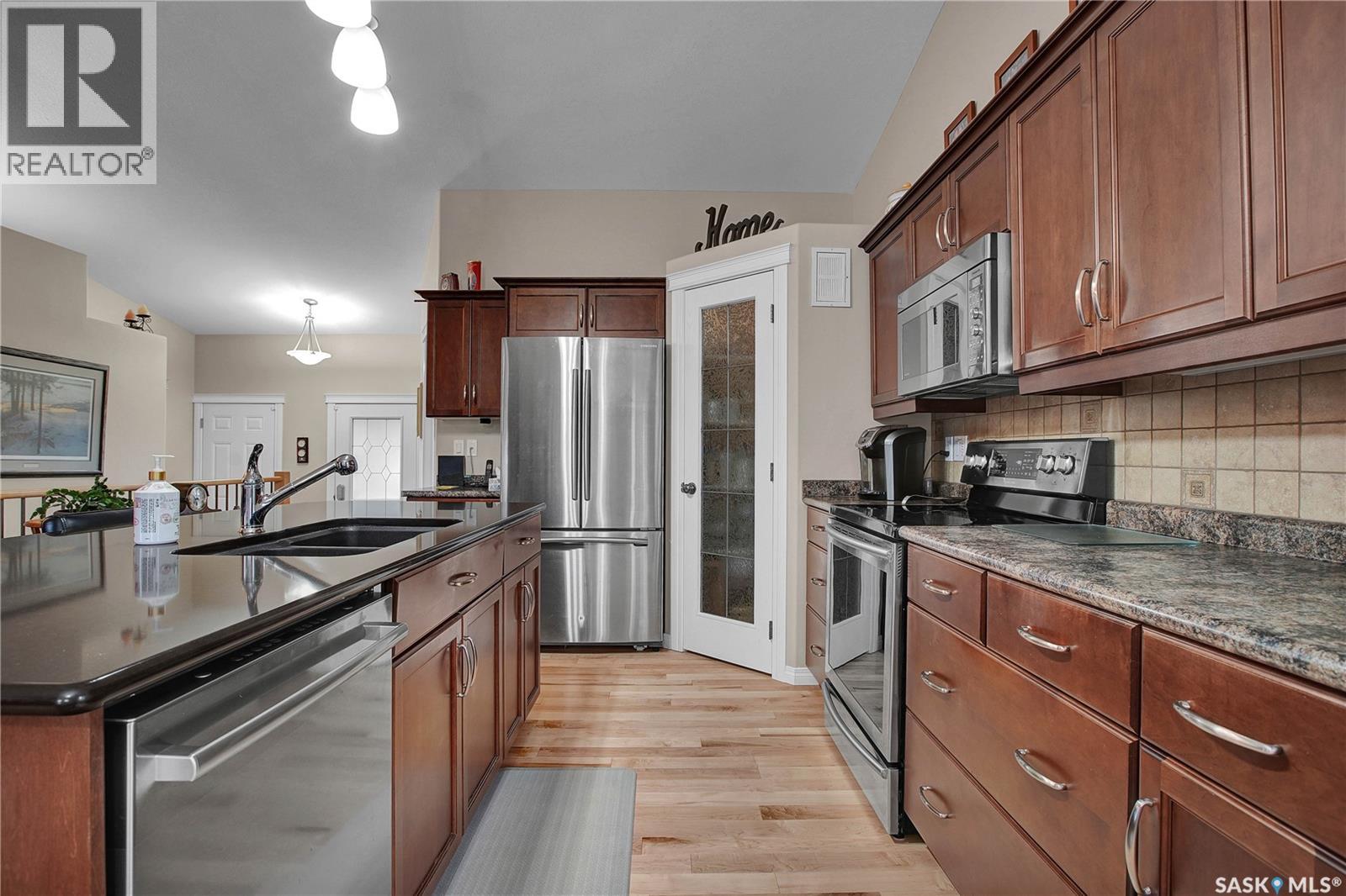 208 Maccormack Road, Martensville, Saskatchewan  S0K 0A2 - Photo 6 - SK024354