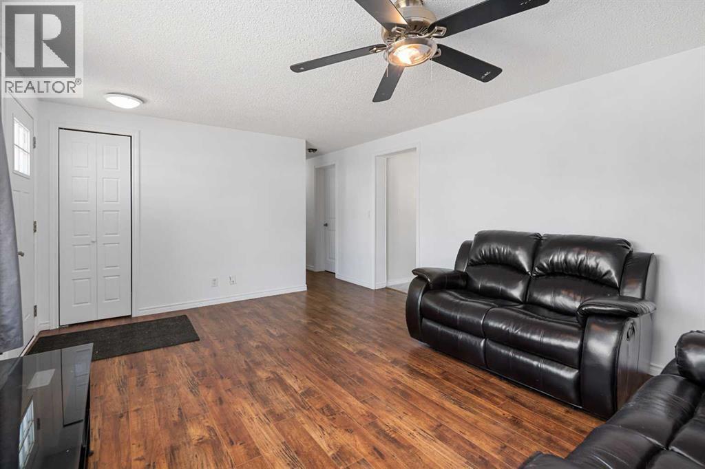 153 Big Hill Place Se, Airdrie, Alberta  T4A 1P9 - Photo 11 - A2260030