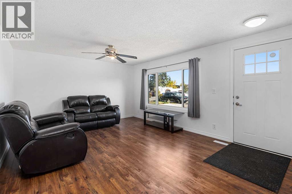 153 Big Hill Place Se, Airdrie, Alberta  T4A 1P9 - Photo 9 - A2260030