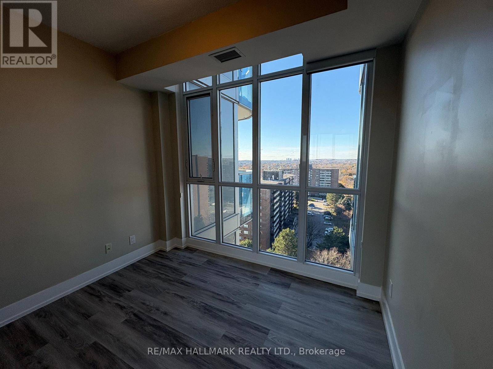 1610 - 9471 Yonge Street, Richmond Hill, Ontario  L4C 1V4 - Photo 11 - N12442601