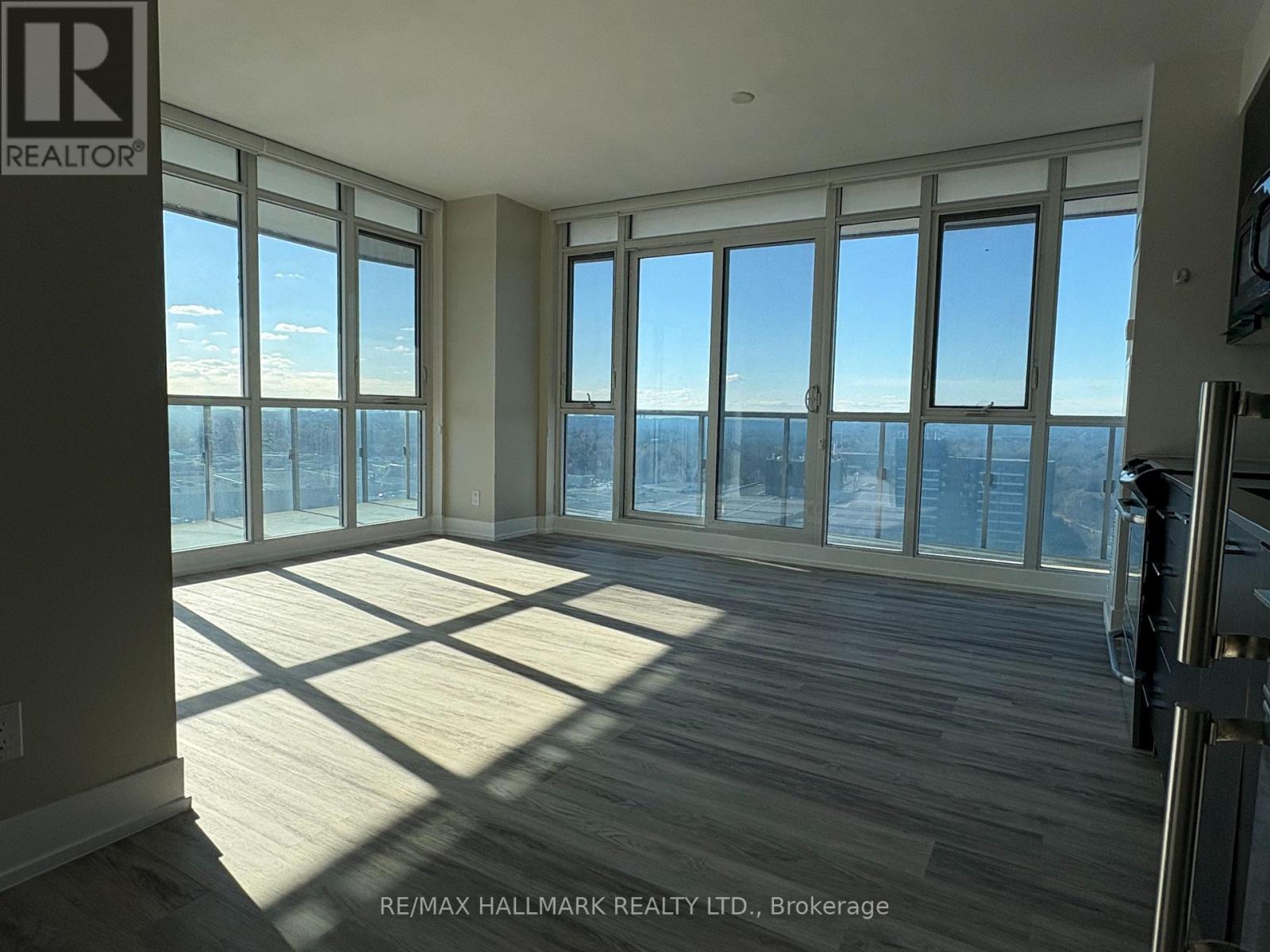 1610 - 9471 Yonge Street, Richmond Hill, Ontario  L4C 1V4 - Photo 2 - N12442601