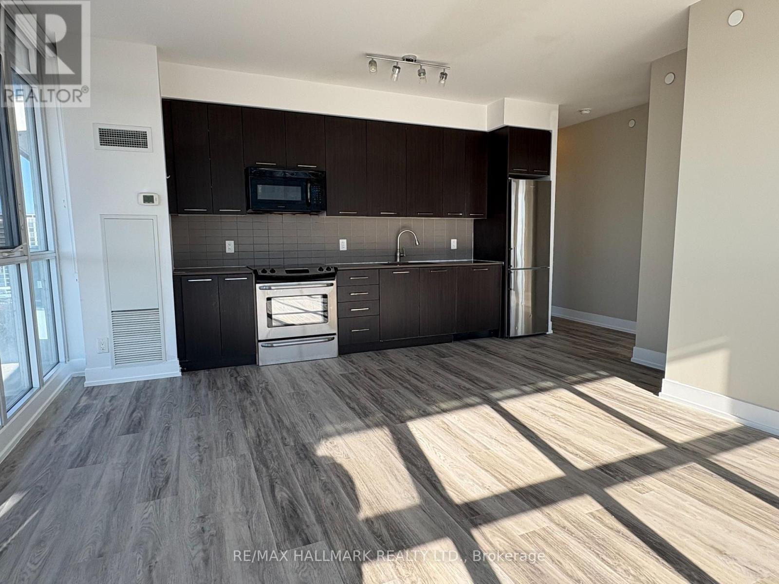 1610 - 9471 Yonge Street, Richmond Hill, Ontario  L4C 1V4 - Photo 4 - N12442601