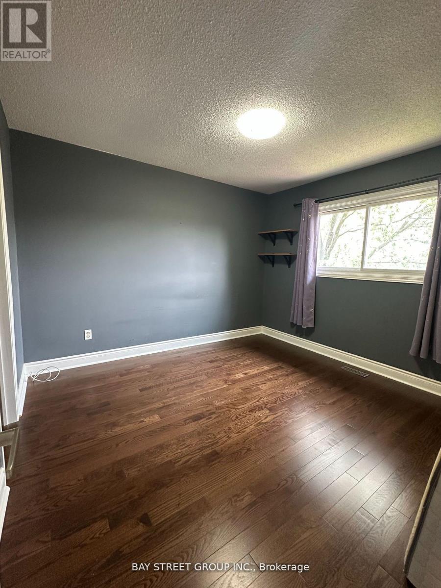 9 Chadburn Crescent, Aurora, Ontario  L4G 4T4 - Photo 20 - N12566266