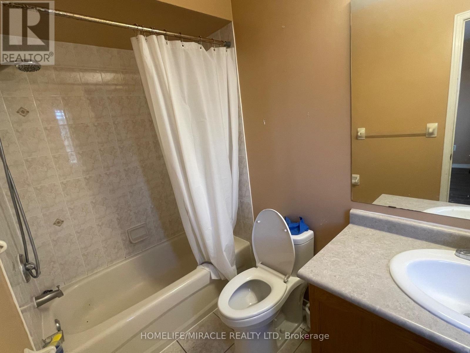 30 Lonestar Crescent, Brampton, Ontario  L7A 2H9 - Photo 20 - W12564516
