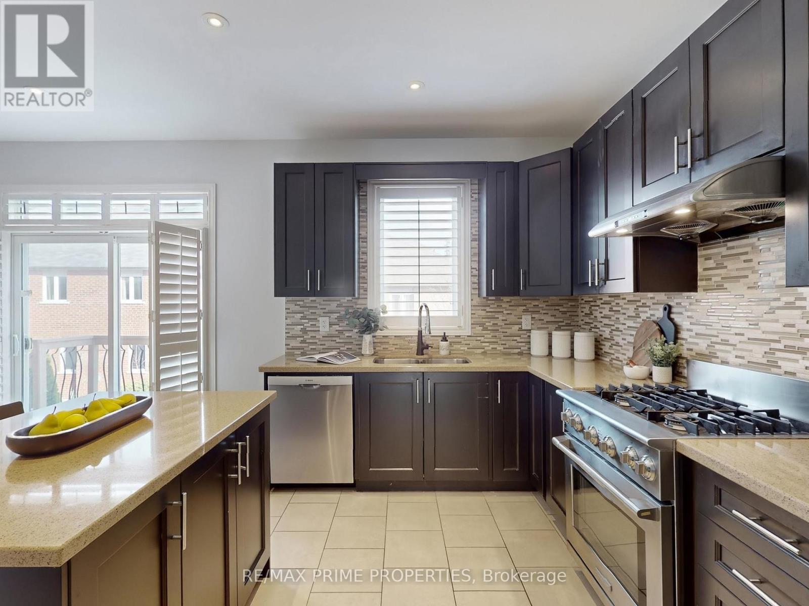 71 Everett Street, Markham, Ontario  L6E 0L3 - Photo 15 - N12567280