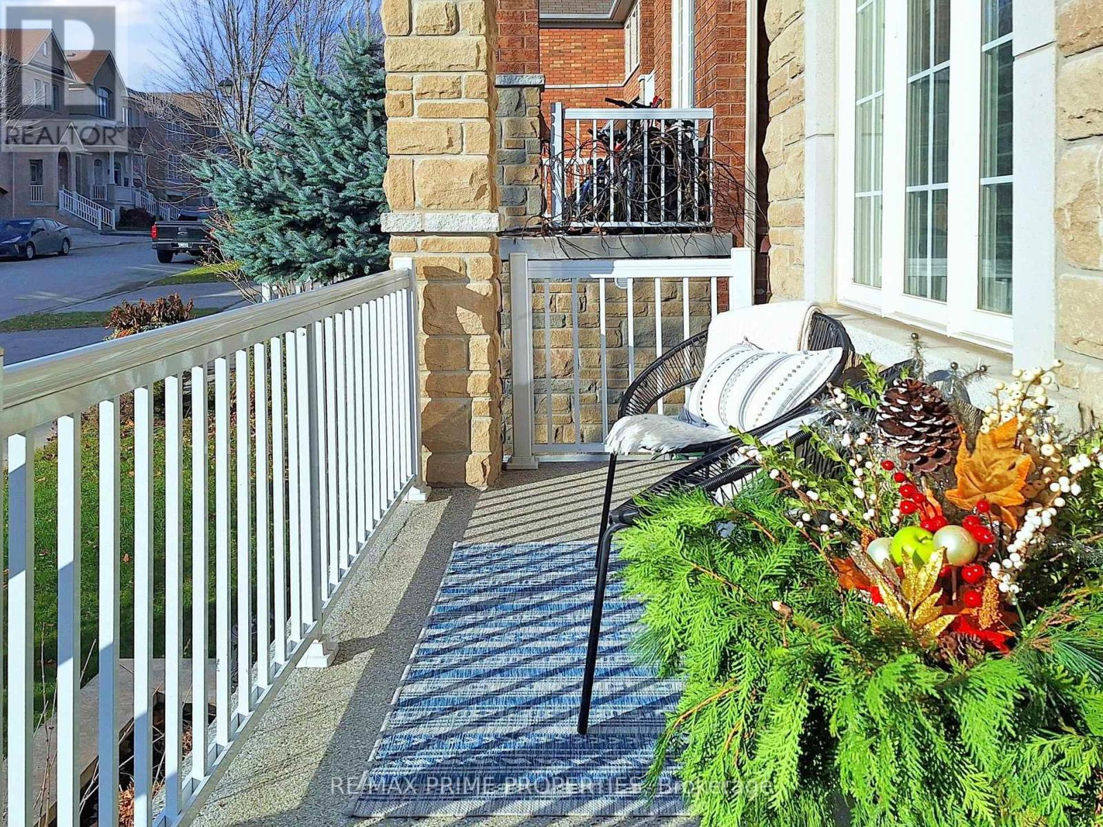 71 Everett Street, Markham, Ontario  L6E 0L3 - Photo 2 - N12567280